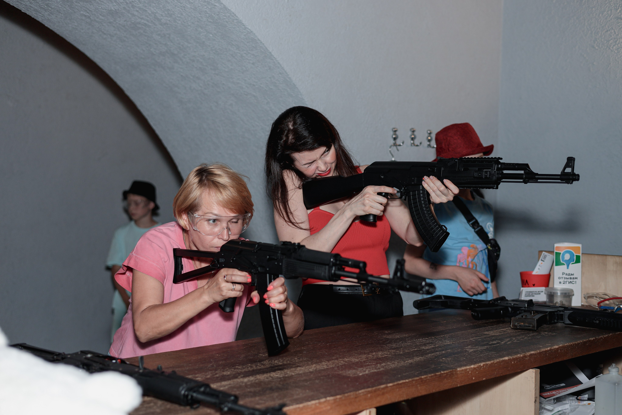 День рождение в стрелковом клубе. Фотограф Надршина Лилия