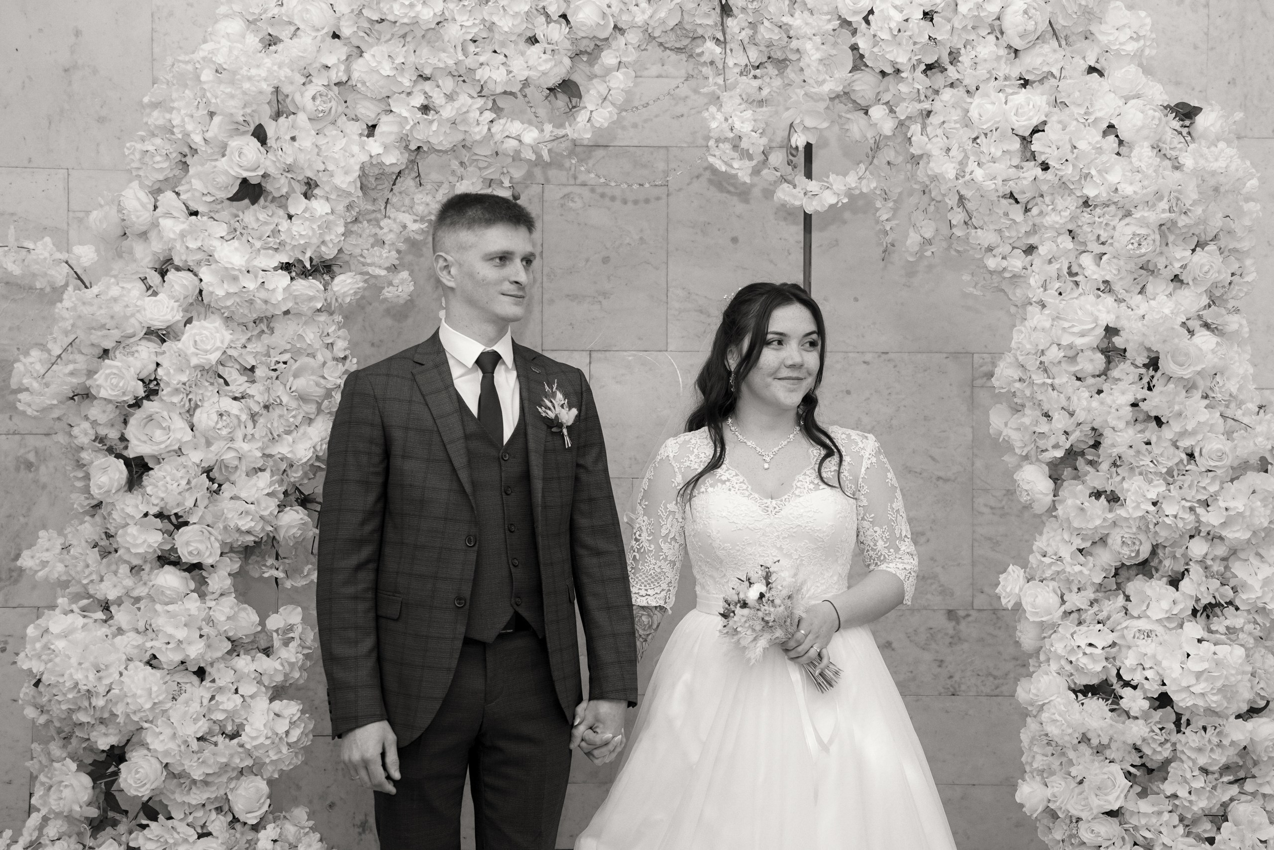 Свадебная фотосессия в Кировском ЗАГСе в Ростове-на-Дону. Фотограф Алёна Чёботова. Свадебный фотограф в Ростове-на-Дону. Таинство Крещения и Венчания, семейные фотосессии. Алёна Чёботова