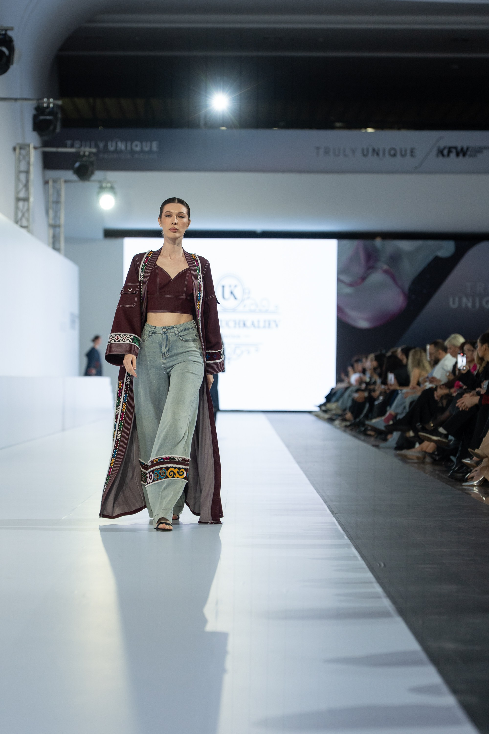 Umed Kuchkaliev. Сайт Алматинского НЮ АРТ, будуар и фэшн фотографа Дениса Карпенко