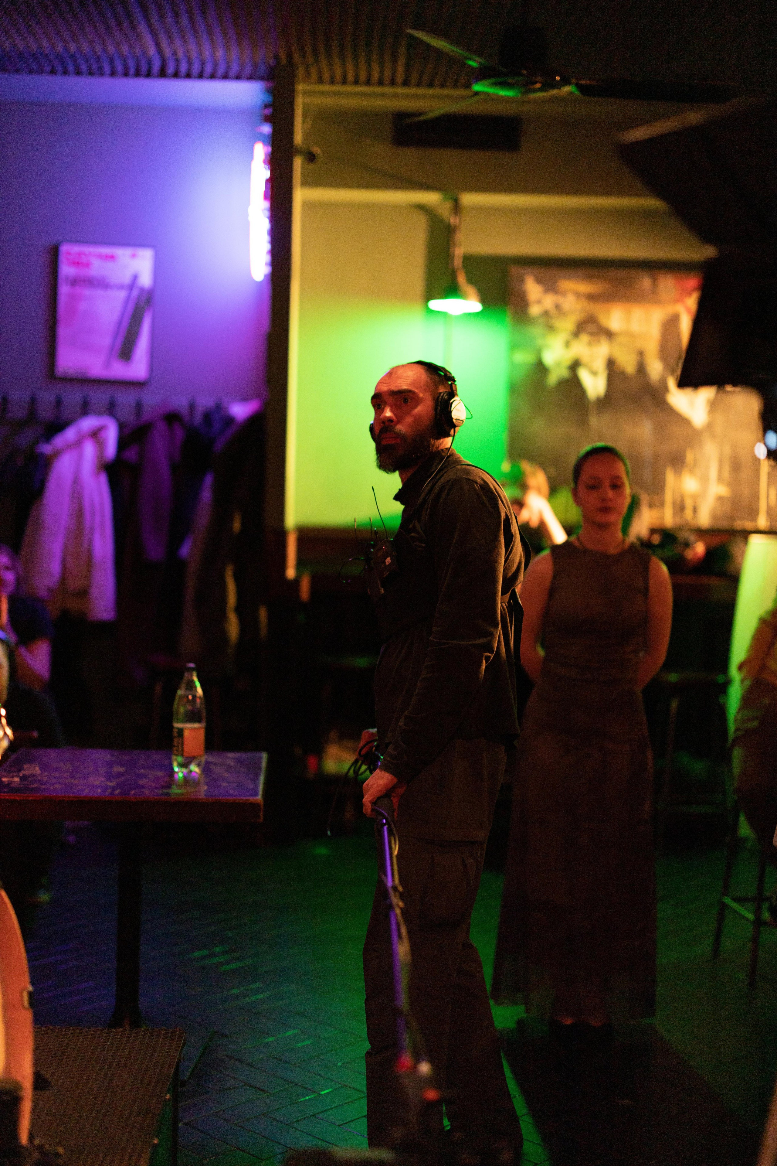 Film backstage. VICTORIA SHU