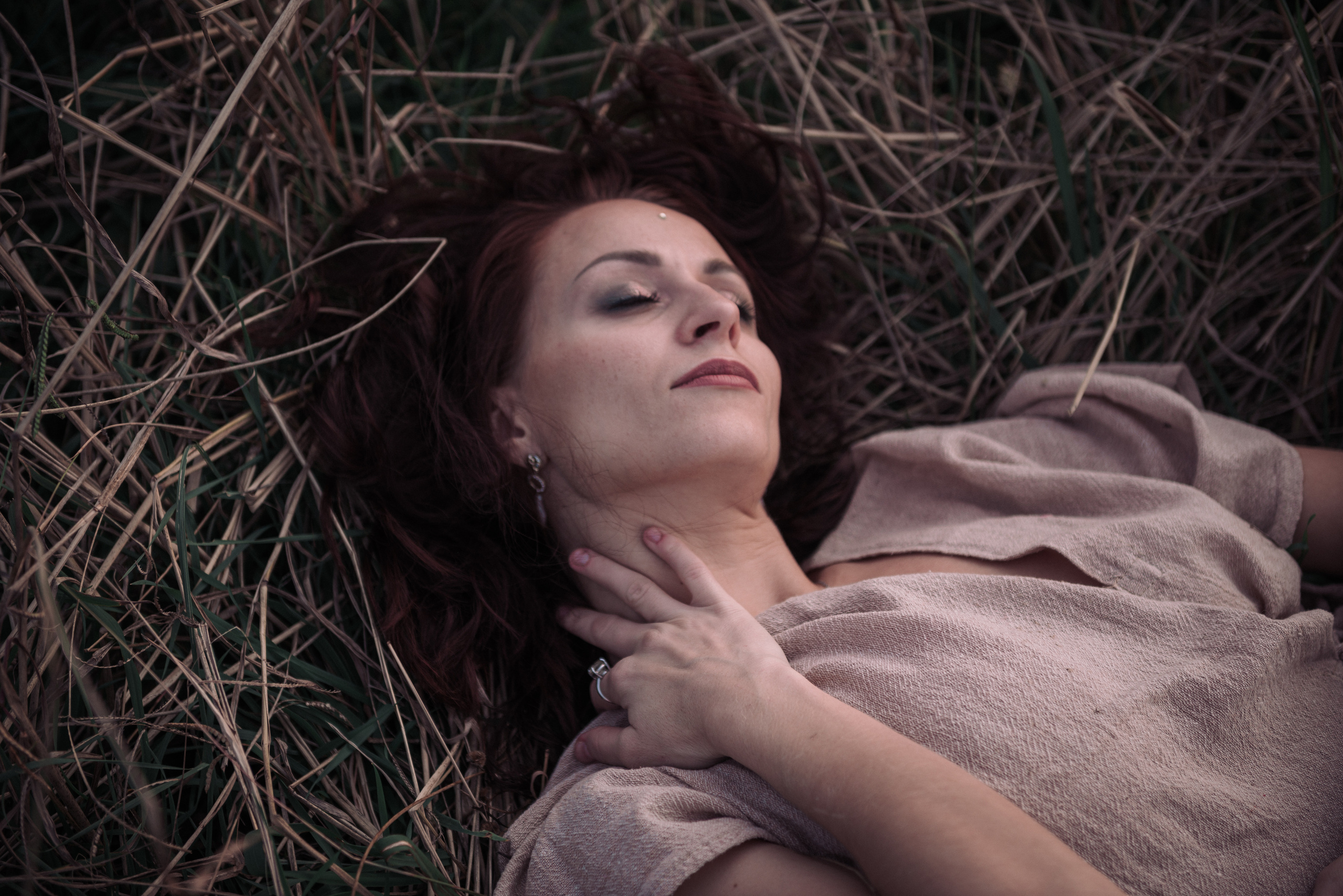 Аня. Фотосессия на холмах. Портретный и репортажный фотограф в Сочи Рамодина Юлия