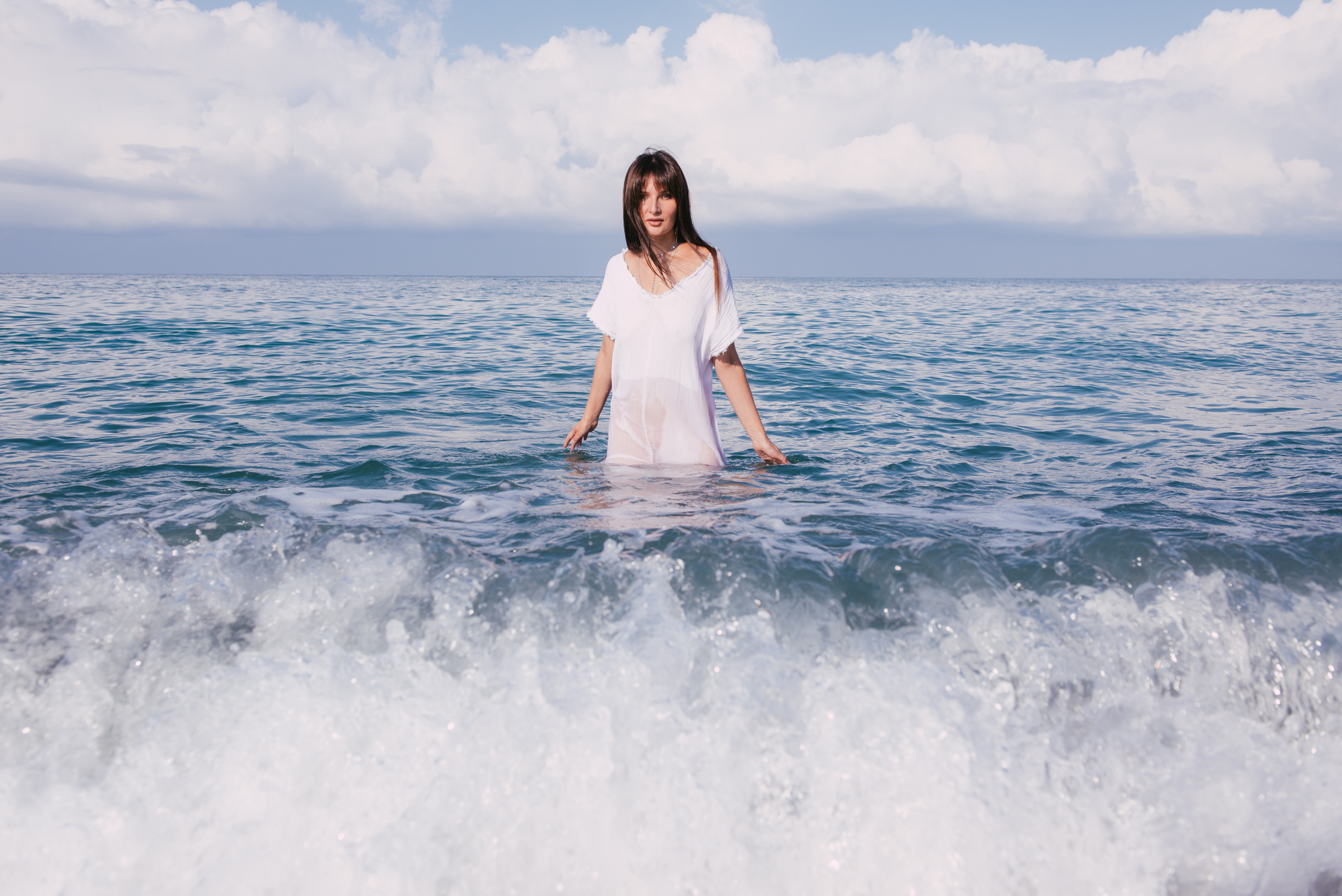 Фотосессия на берегу моря для сайта женского тура. Портретный и репортажный фотограф в Сочи Рамодина Юлия