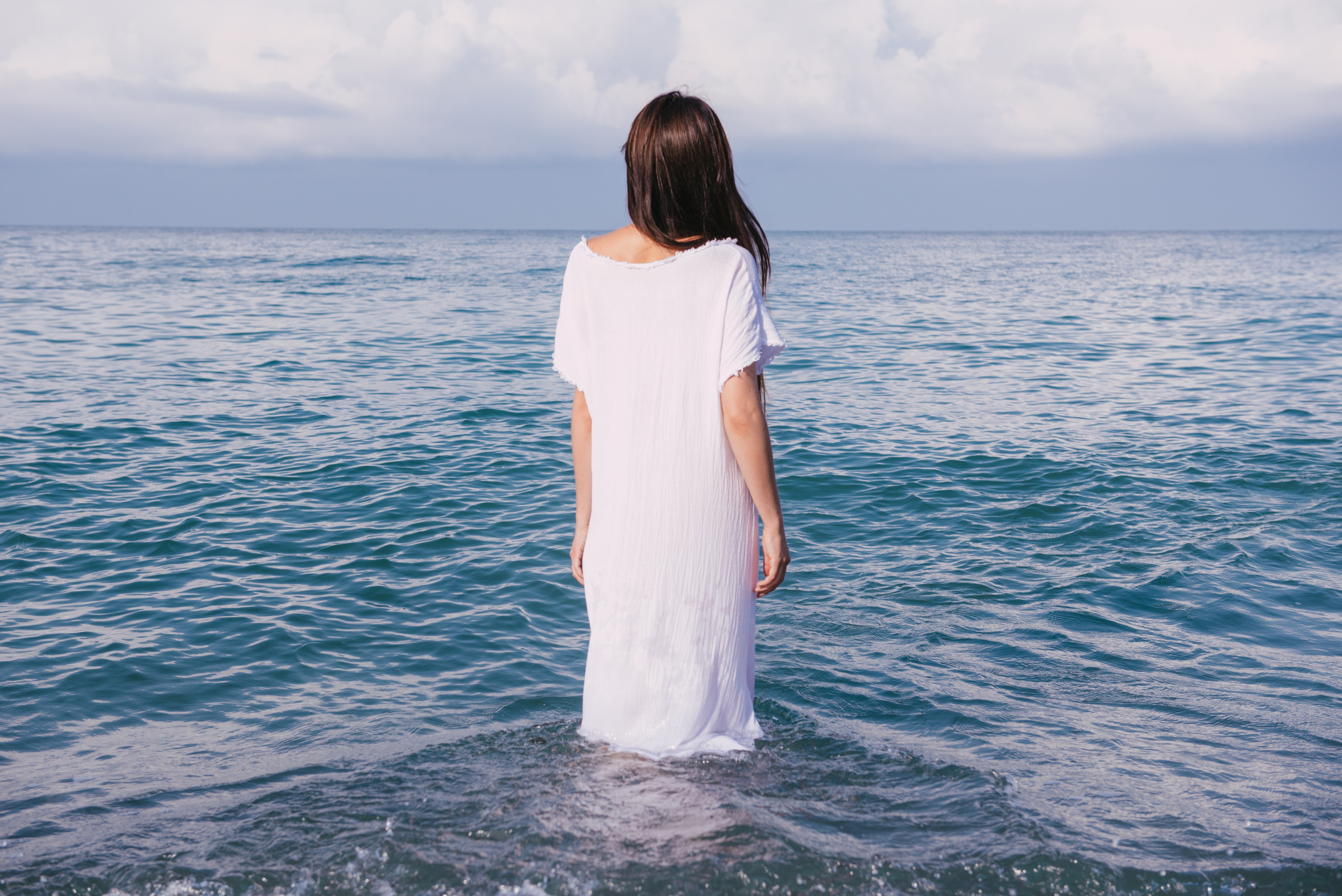 Фотосессия на берегу моря для сайта женского тура. Портретный и репортажный фотограф в Сочи Рамодина Юлия