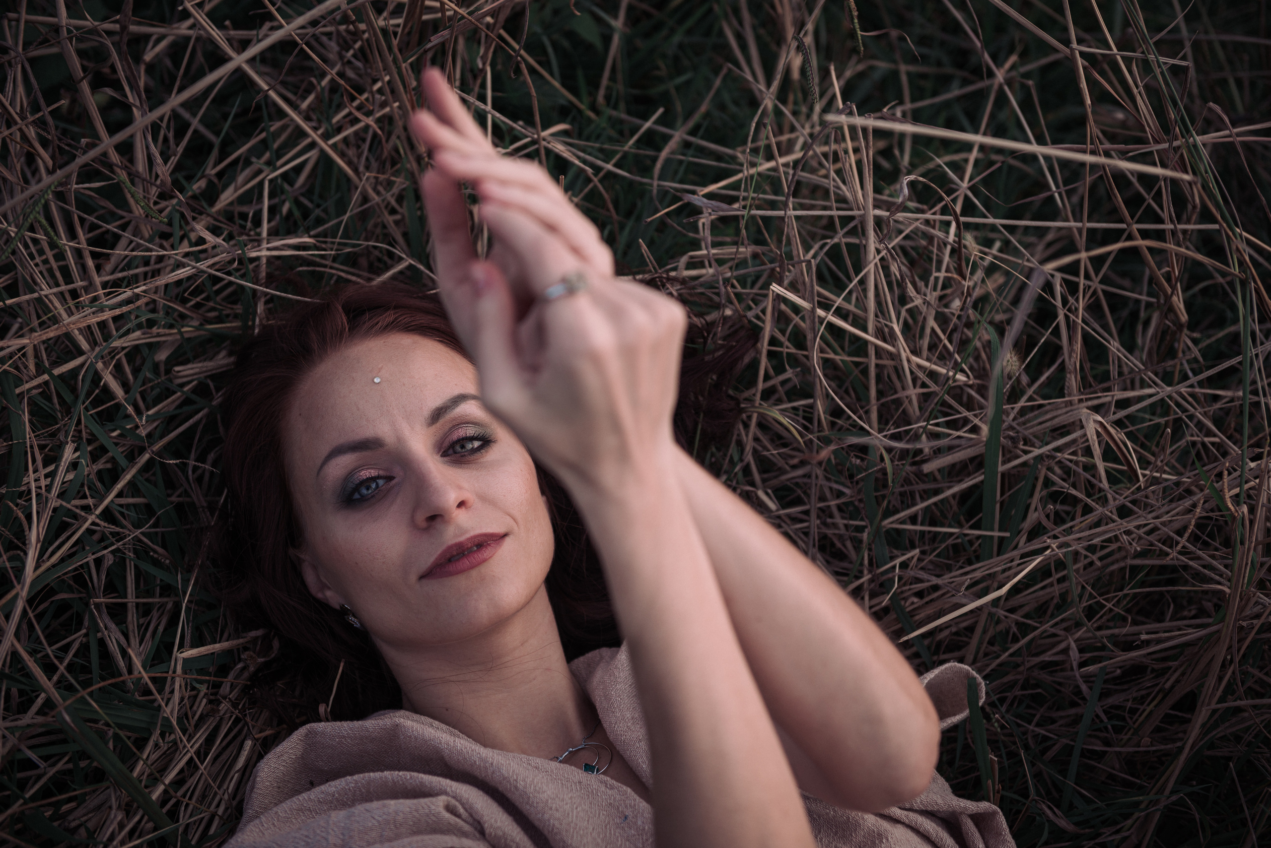 Аня. Фотосессия на холмах. Портретный и репортажный фотограф в Сочи Рамодина Юлия