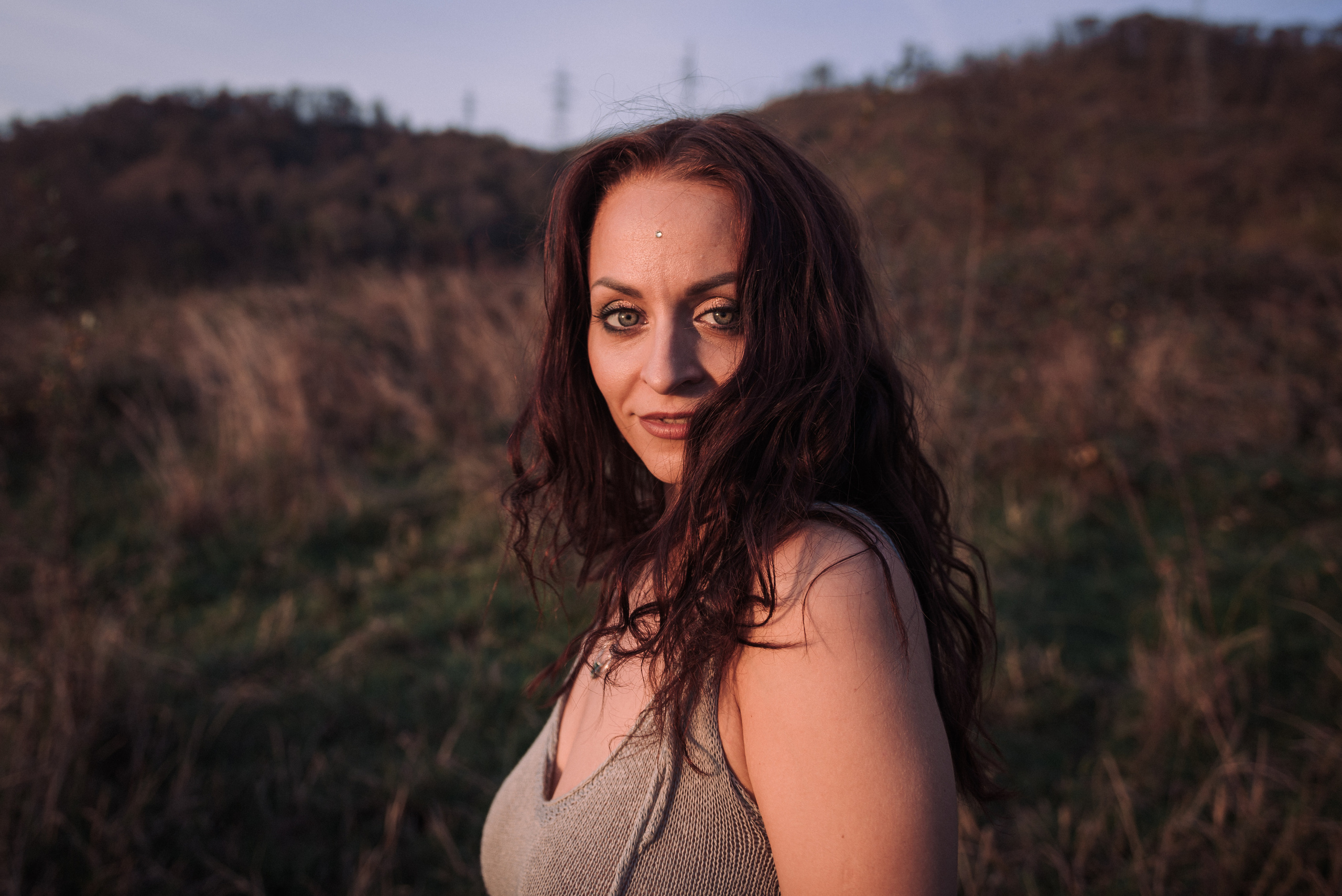 Аня. Фотосессия на холмах. Портретный и репортажный фотограф в Сочи Рамодина Юлия