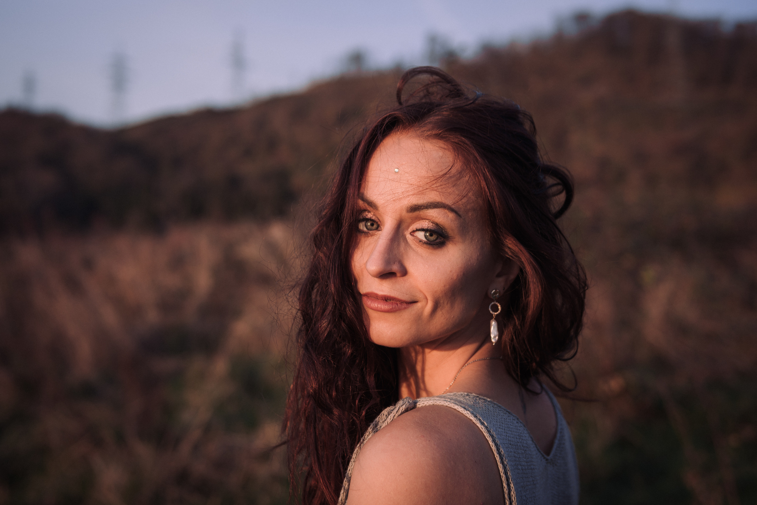 Аня. Фотосессия на холмах. Портретный и репортажный фотограф в Сочи Рамодина Юлия