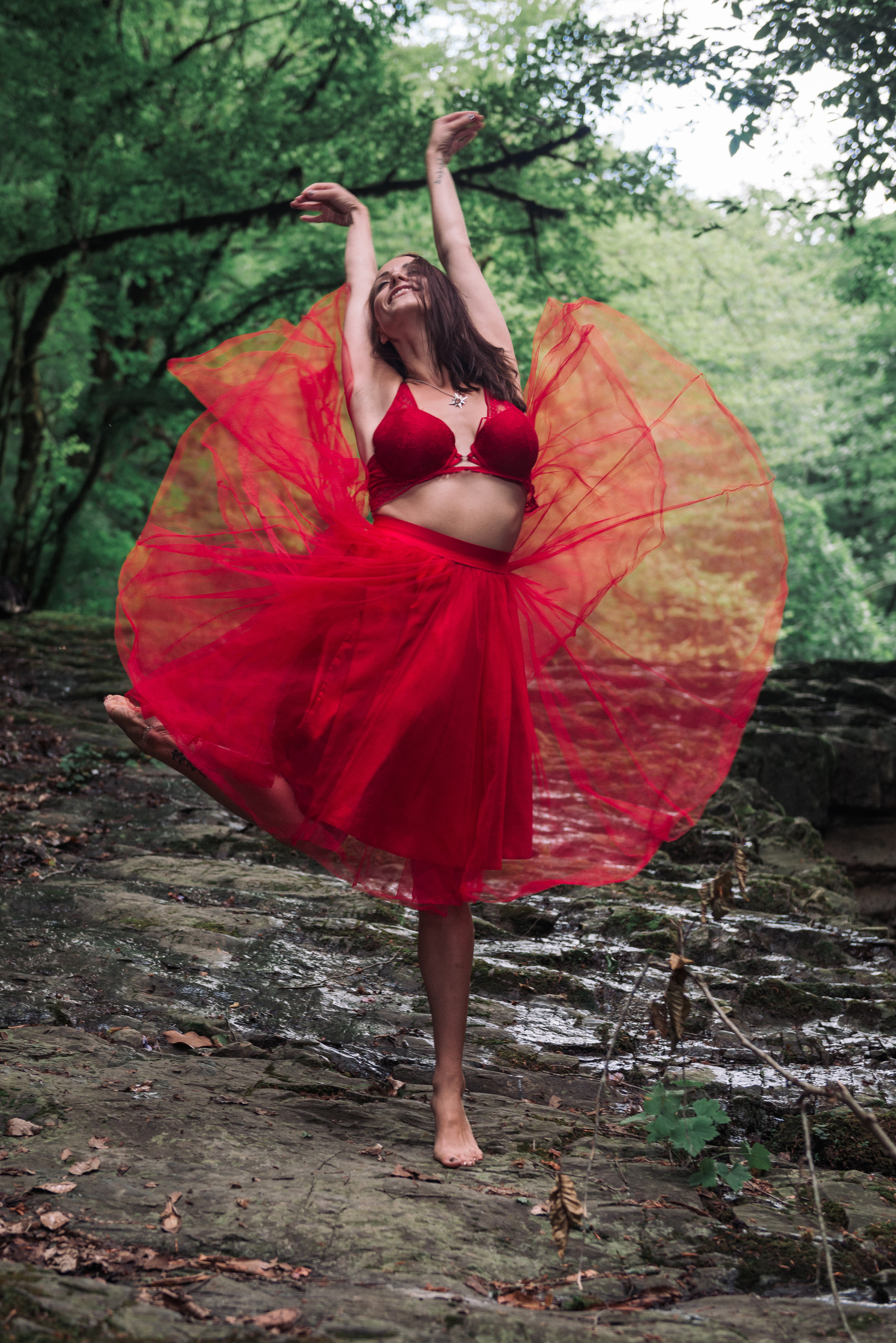 Аня. Фотосессия на водопаде. Портретный и репортажный фотограф в Сочи Рамодина Юлия