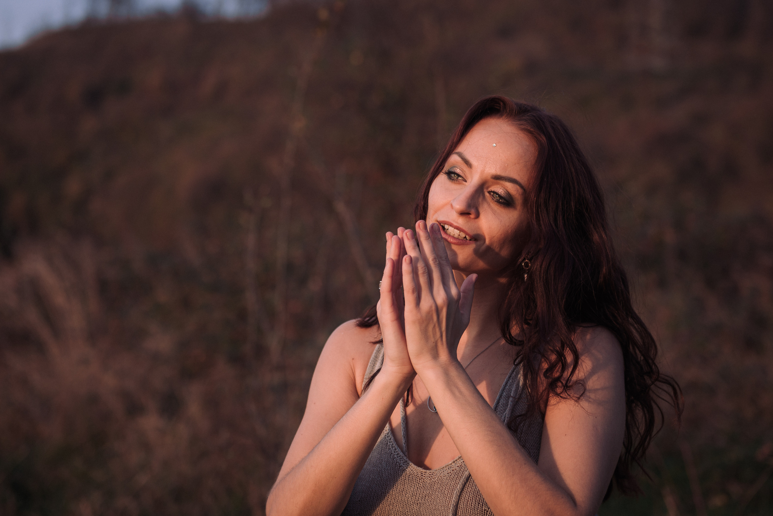 Аня. Фотосессия на холмах. Портретный и репортажный фотограф в Сочи Рамодина Юлия