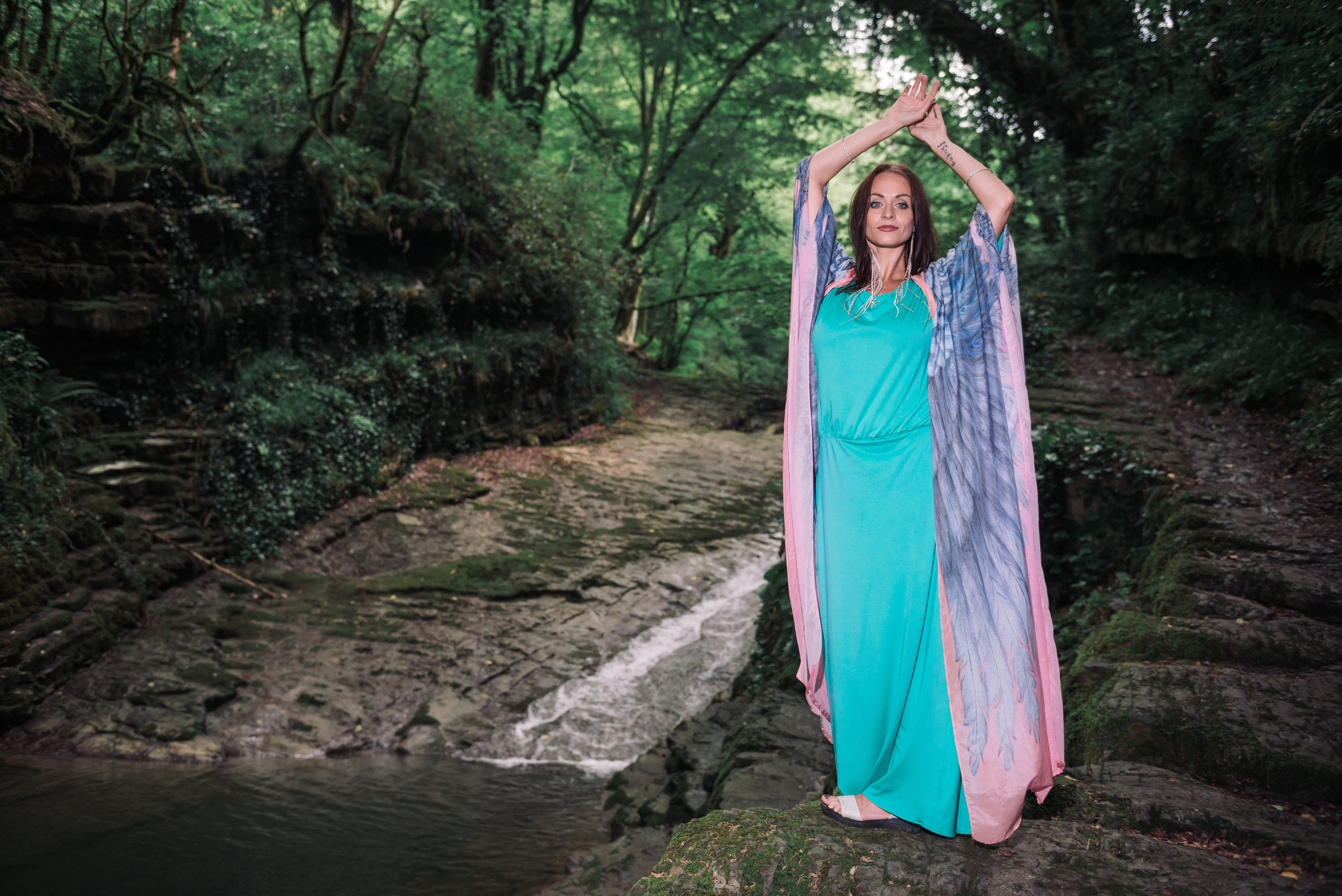 Аня. Фотосессия на водопаде. Портретный и репортажный фотограф в Сочи Рамодина Юлия