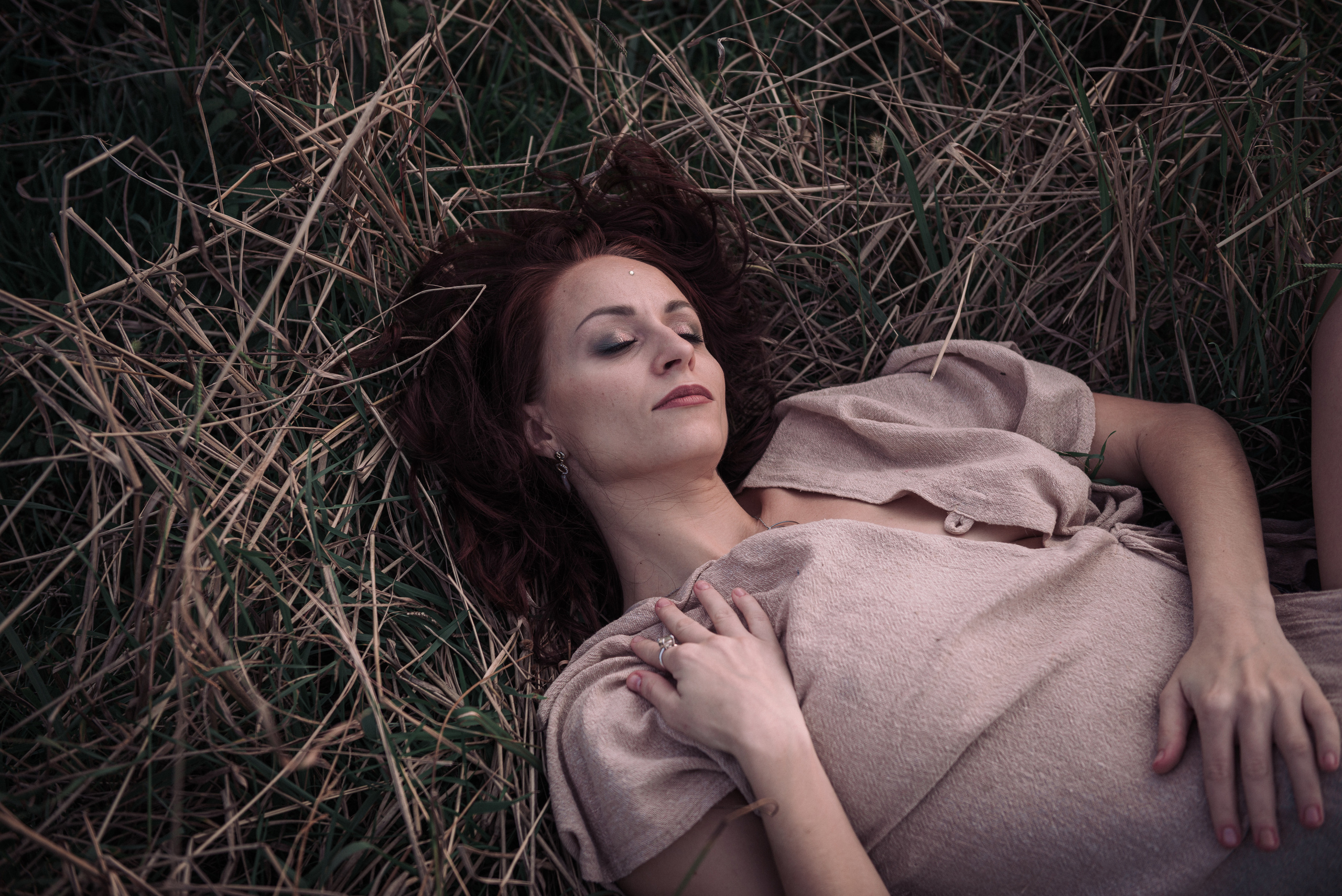 Аня. Фотосессия на холмах. Портретный и репортажный фотограф в Сочи Рамодина Юлия