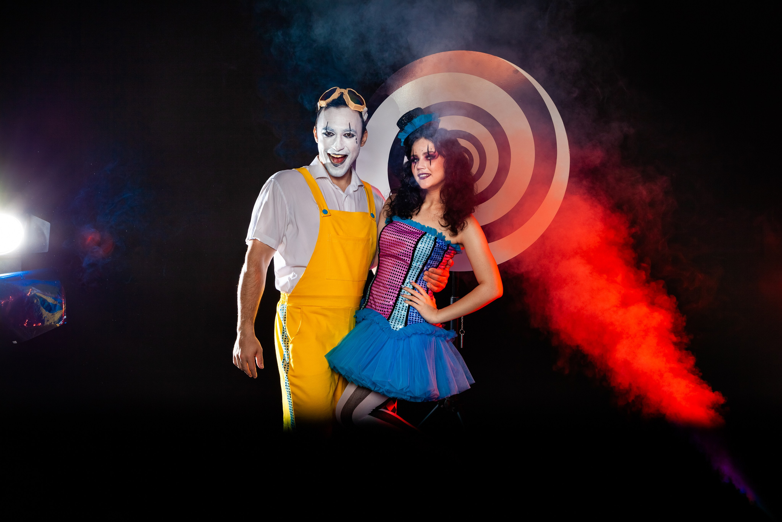 Клоуны — съемка афиши. Двойняшки-фотографы Анна и Анастасия в Санкт-Петербурге