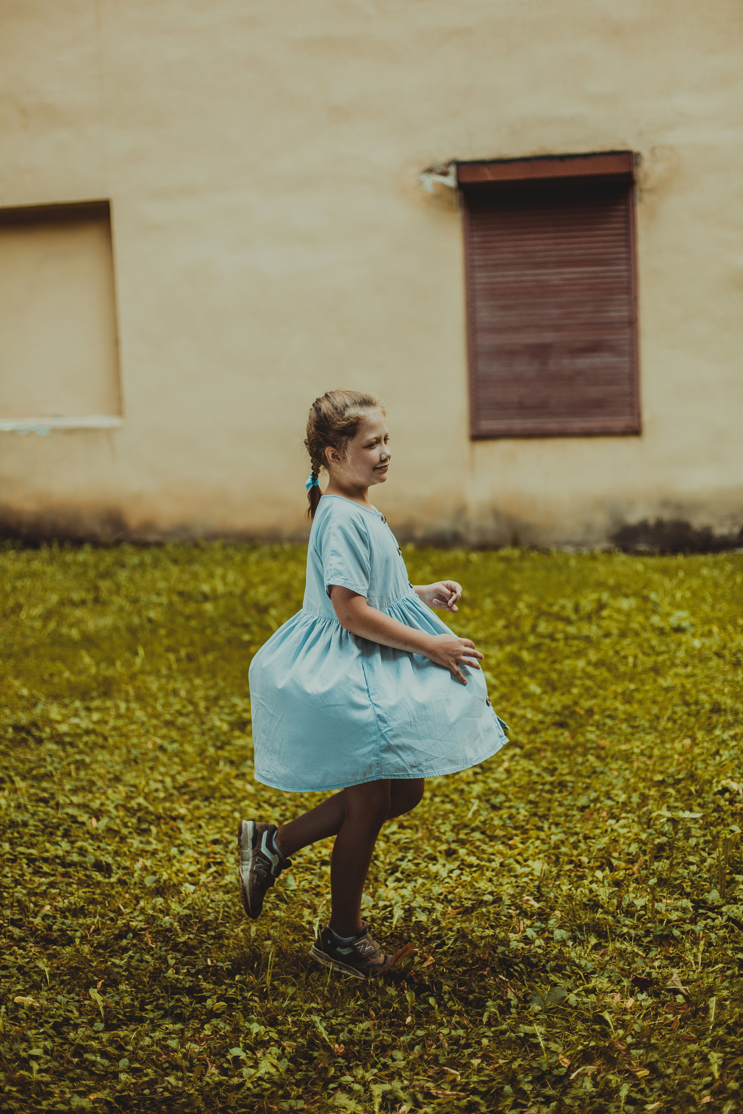 Фотосессия мамы с сыном и дочкой во дворах Петроградской стороны. Детский, свадебный и семейный фотограф Юлия Курбатова, Санкт-Петербург