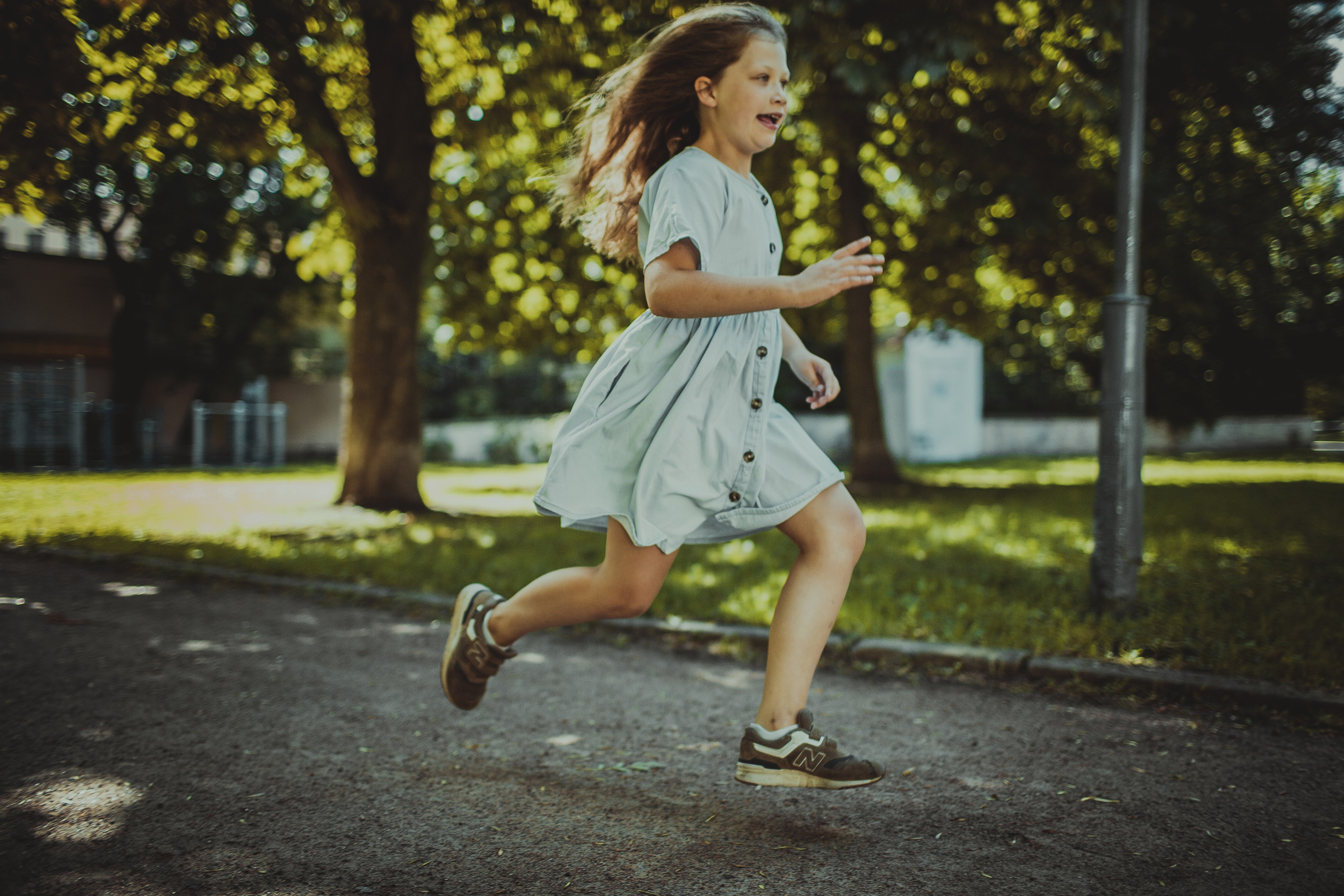 Фотосессия мамы с сыном и дочкой во дворах Петроградской стороны. Детский, свадебный и семейный фотограф Юлия Курбатова, Санкт-Петербург