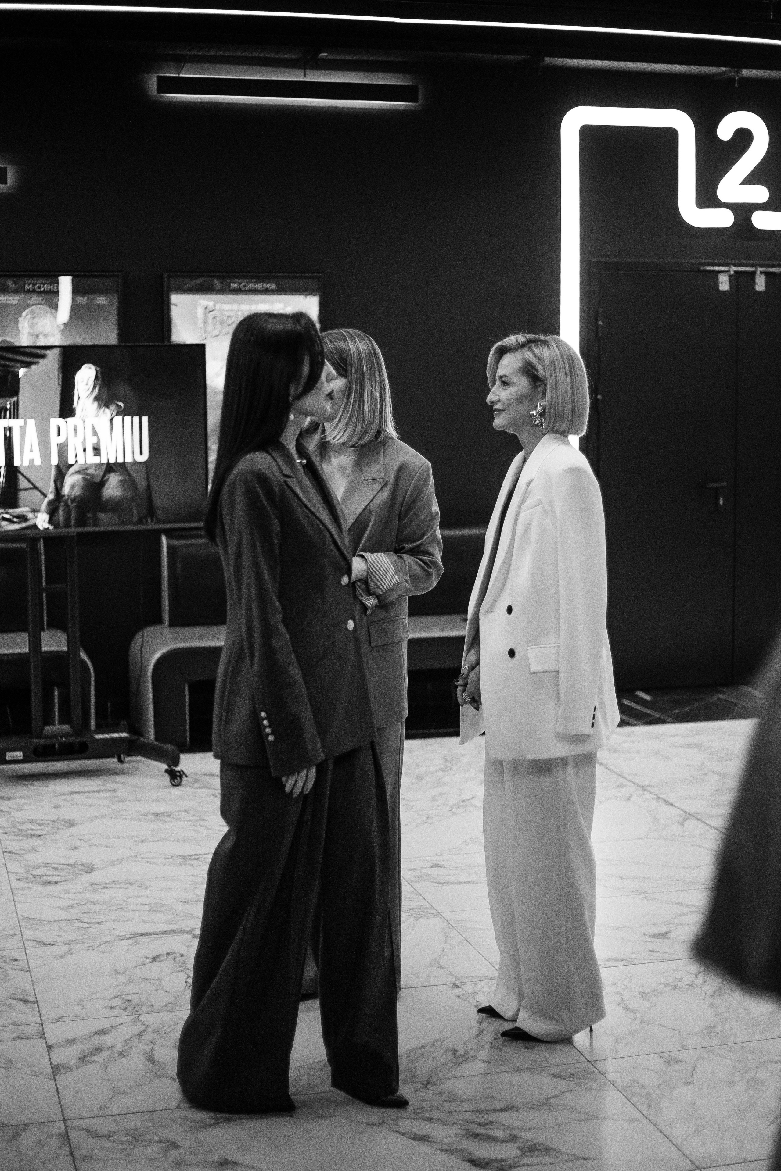 ФЭШН КОНФА. СВОИ. ФОТООТЧЕТЫ-СОБЫТИЯ-МЕСТА