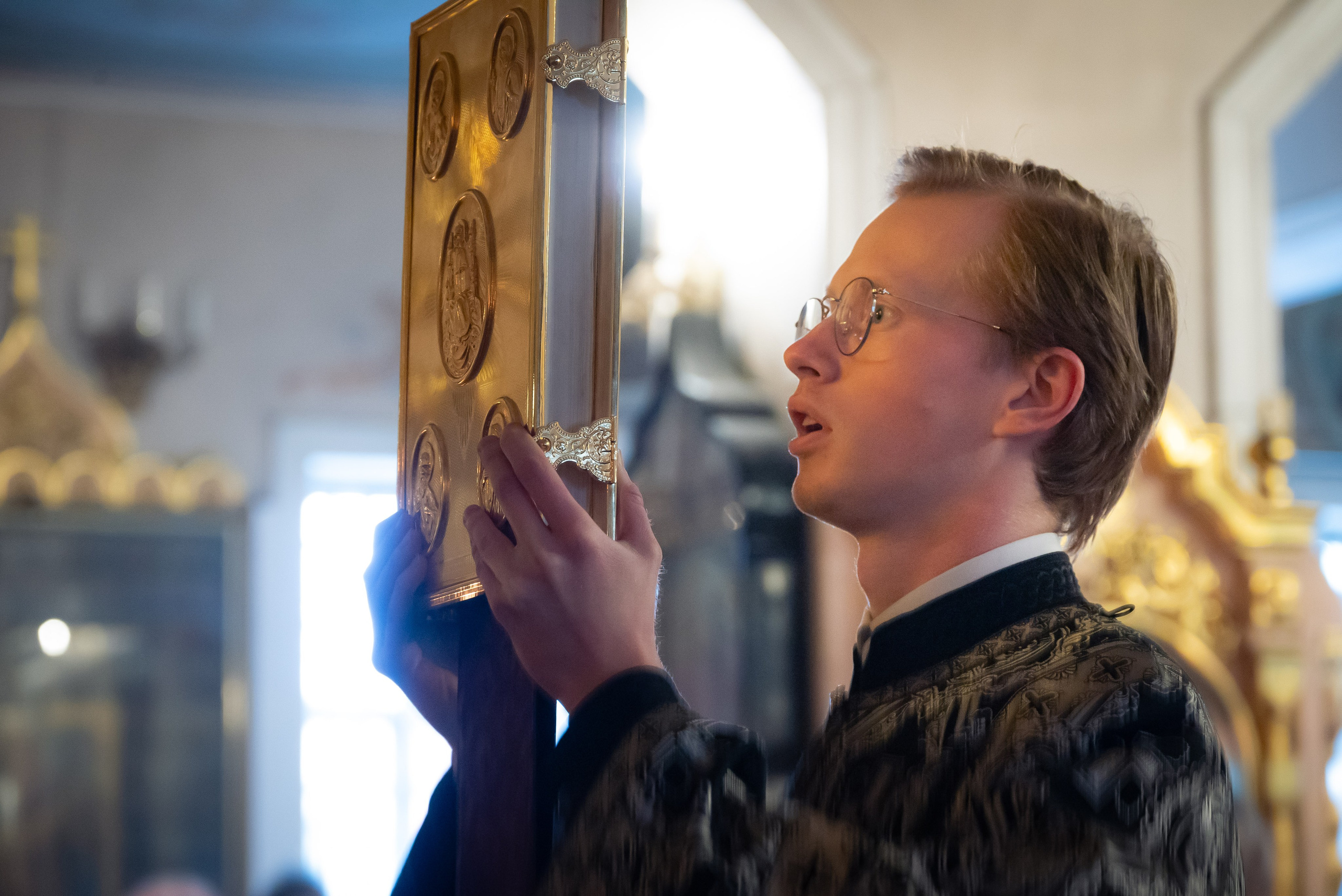 Богородский храм. Вынос Плащаницы. Антон и Татьяна Денисенко — В храме