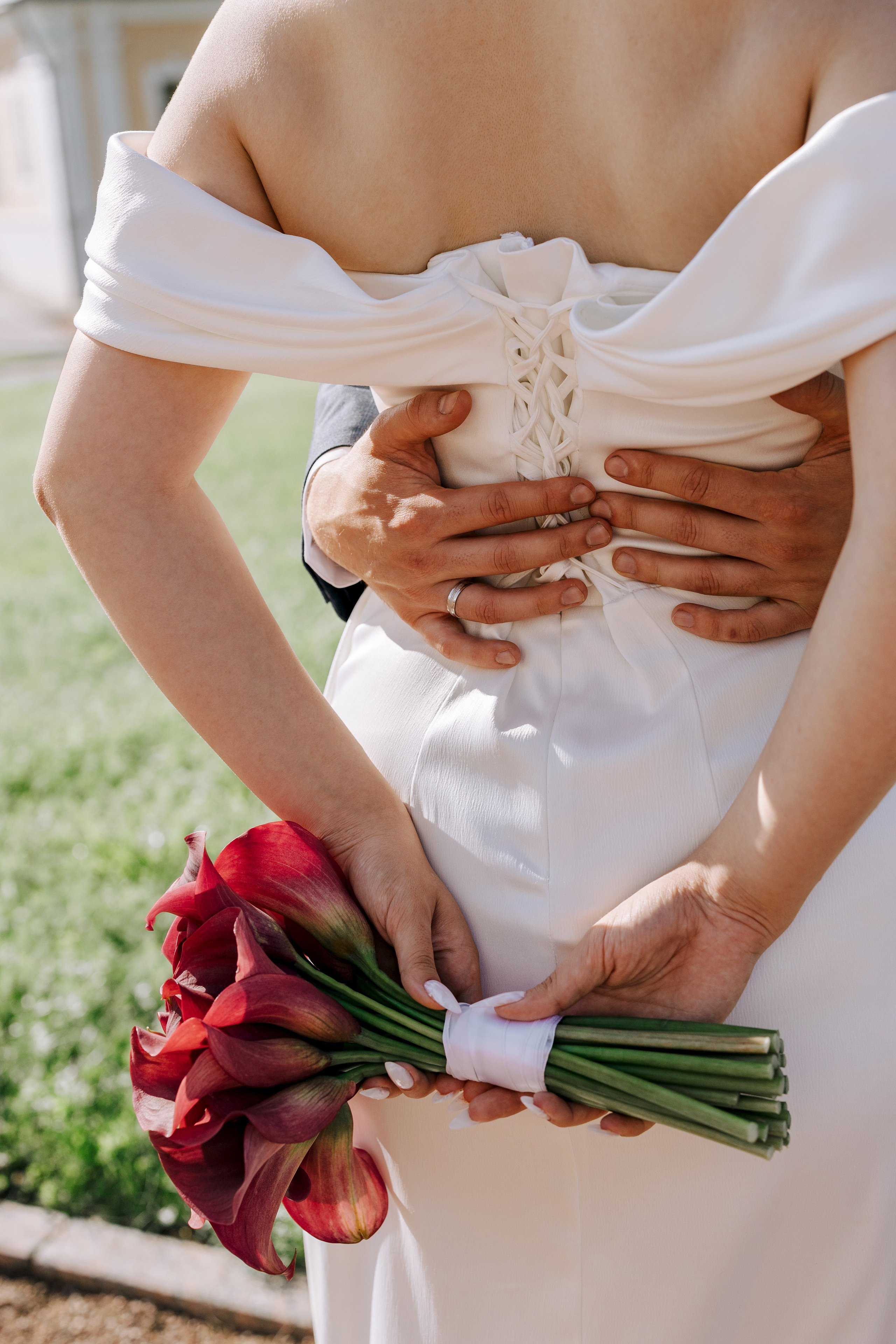 Белый лист. Александр Антонов. Профессиональный свадебный, репортажный фотограф в Москве, Подольске. Фото+Видео на любой праздник