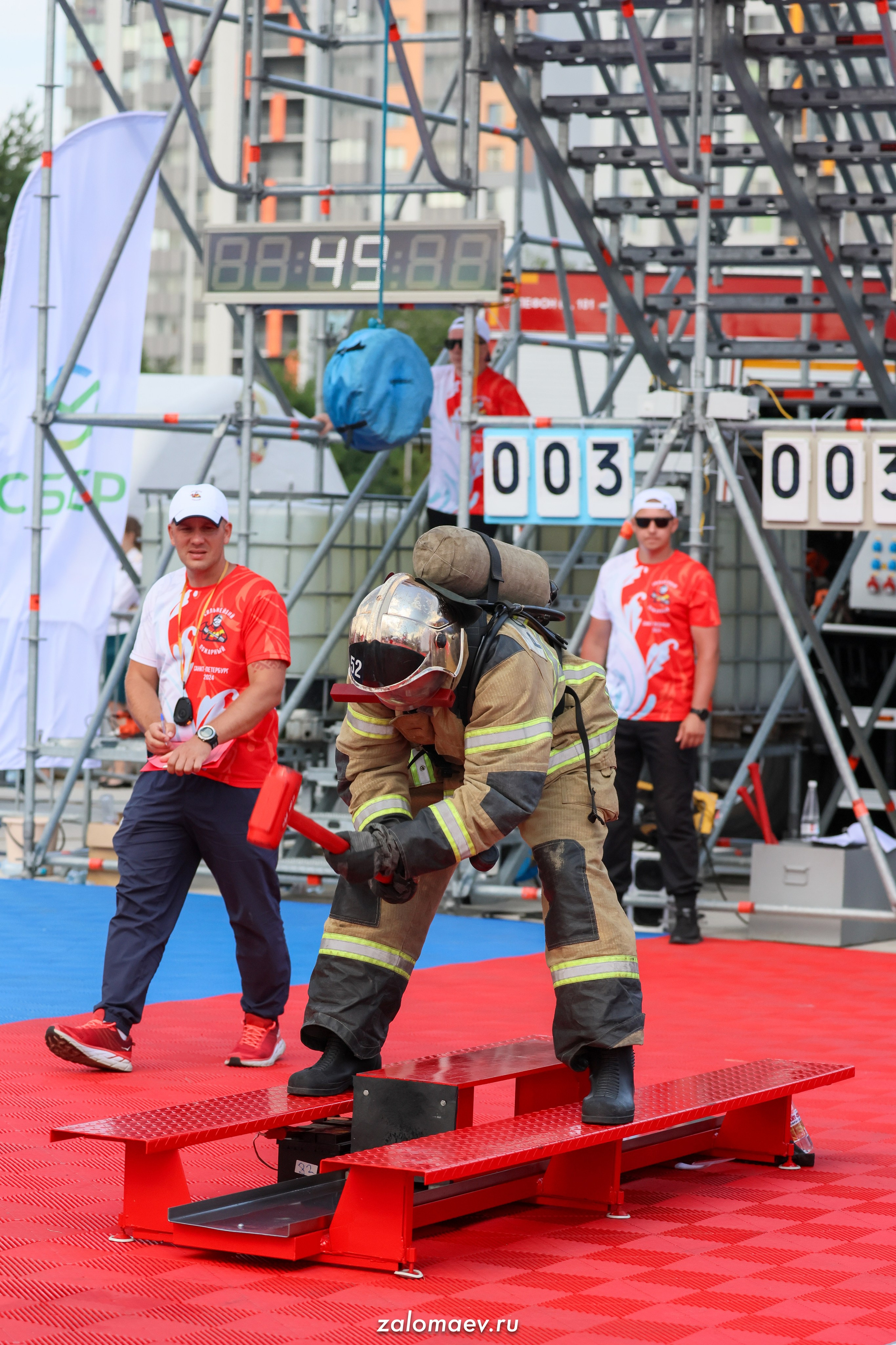Сильнейший пожарный. Фотограф Александр Заломаев