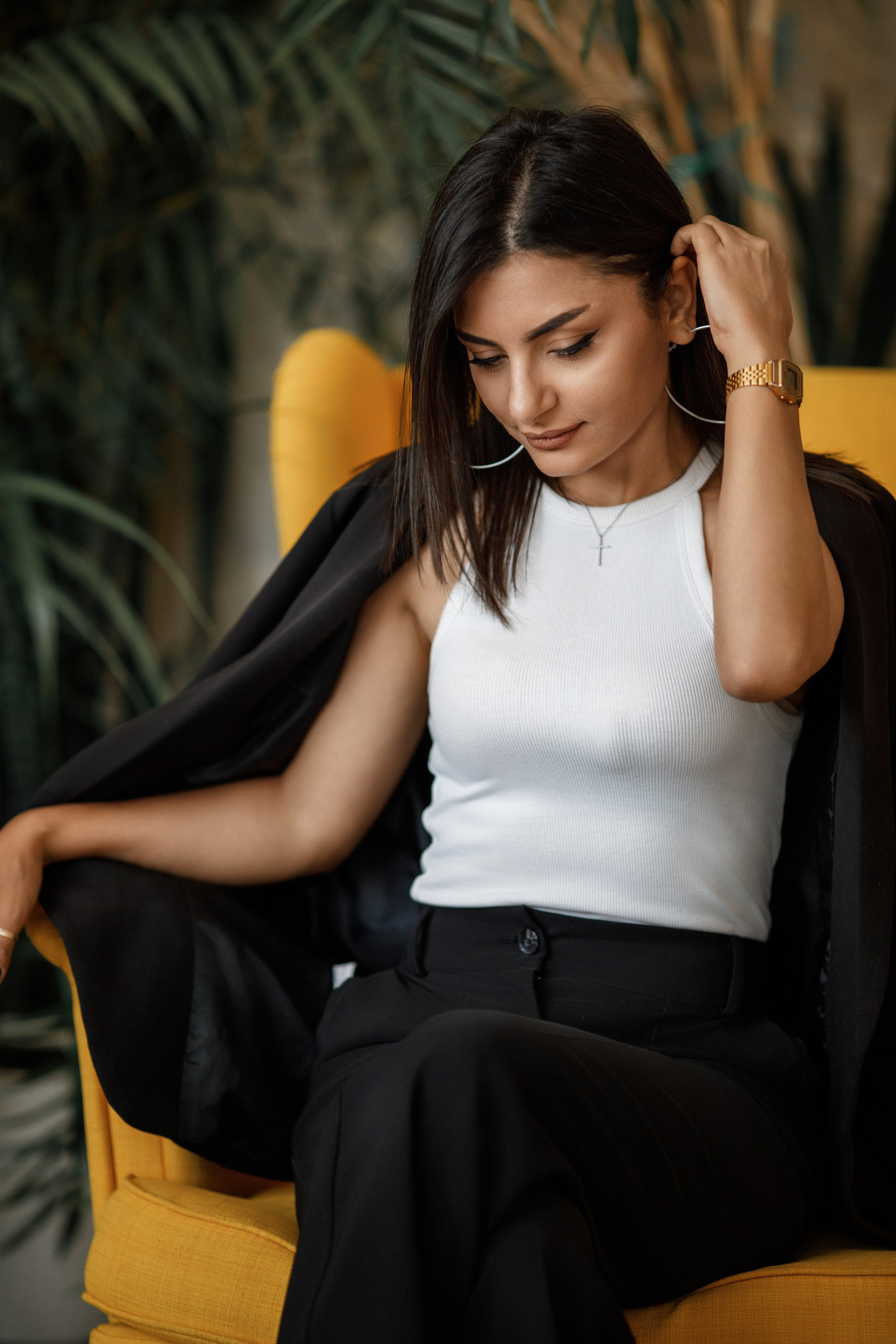 Бизнес портрет молодей девушки. Фотограф во Владикавказе Юрий Геворгизов