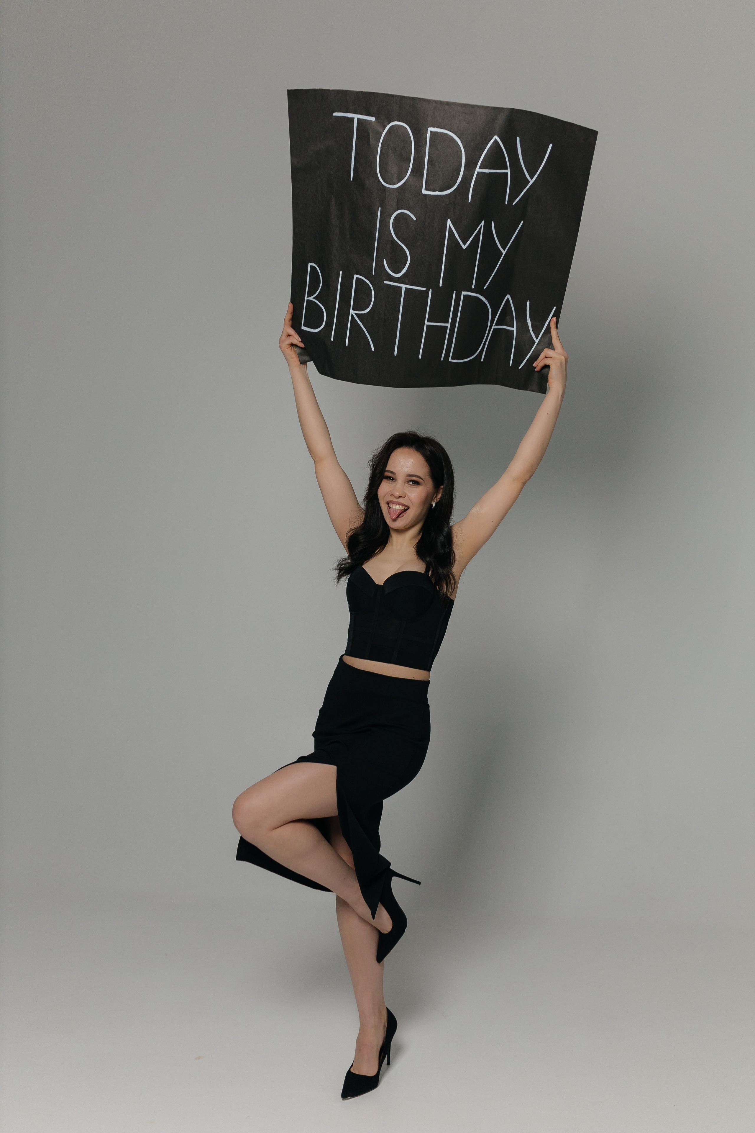 Настя и день рождения в фотостудии. Свадебный фотограф в Ростове-на-Дону и Азове Малявка Анастасия