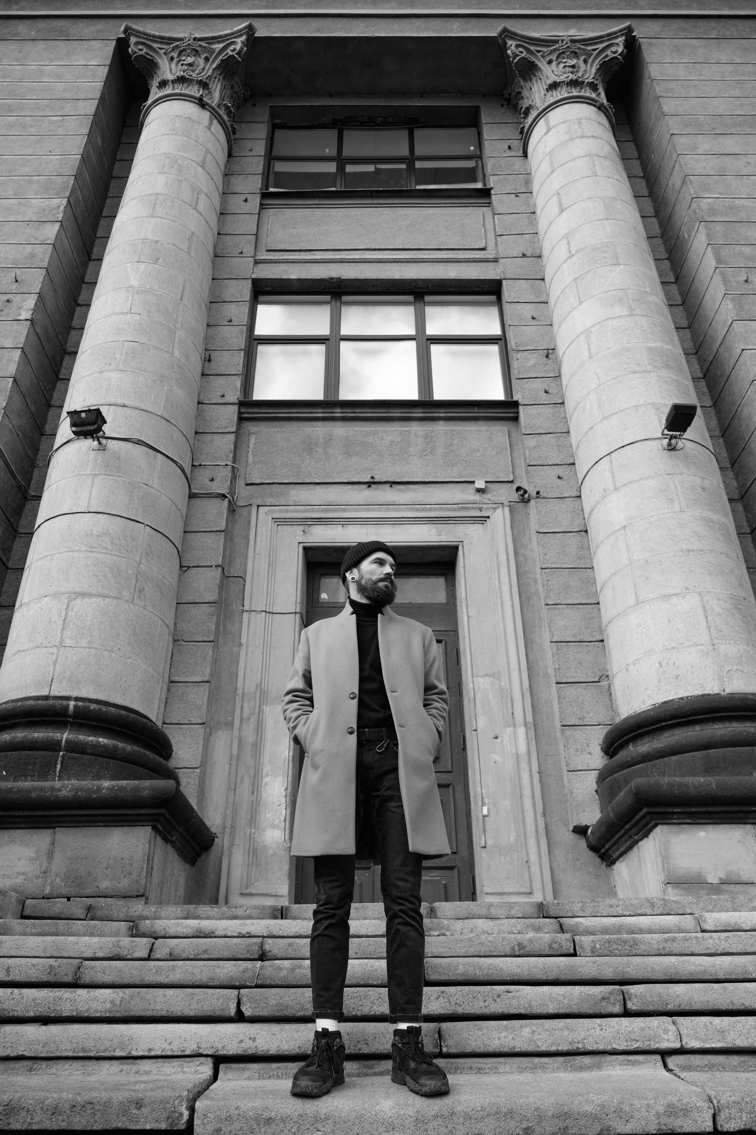 Андрей. Мужской портрет на улице. Свадебный и портретный фотограф в Екатеринбурге Александр Блюденов