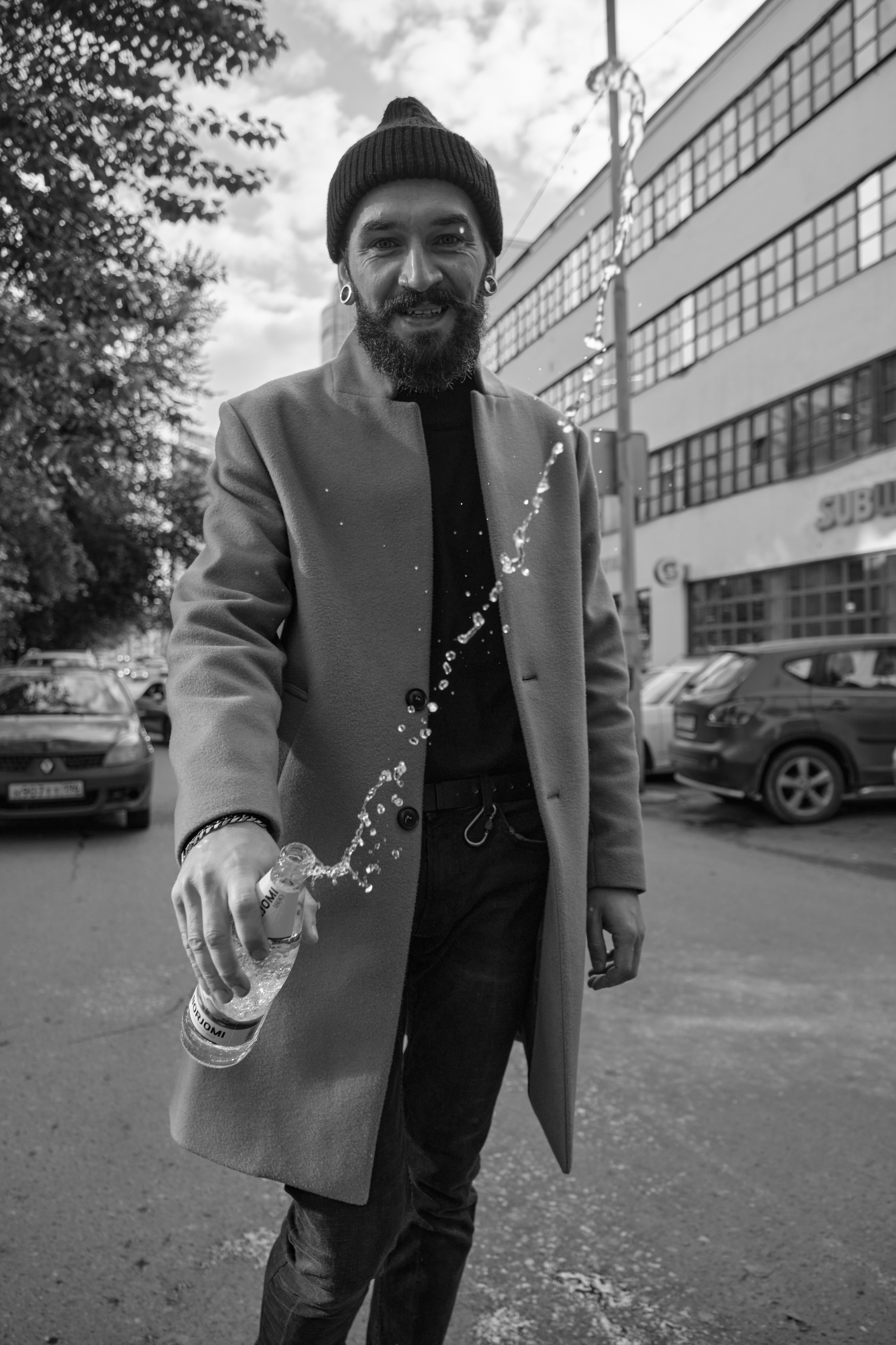 Андрей. Мужской портрет на улице. Свадебный и портретный фотограф в Екатеринбурге Александр Блюденов