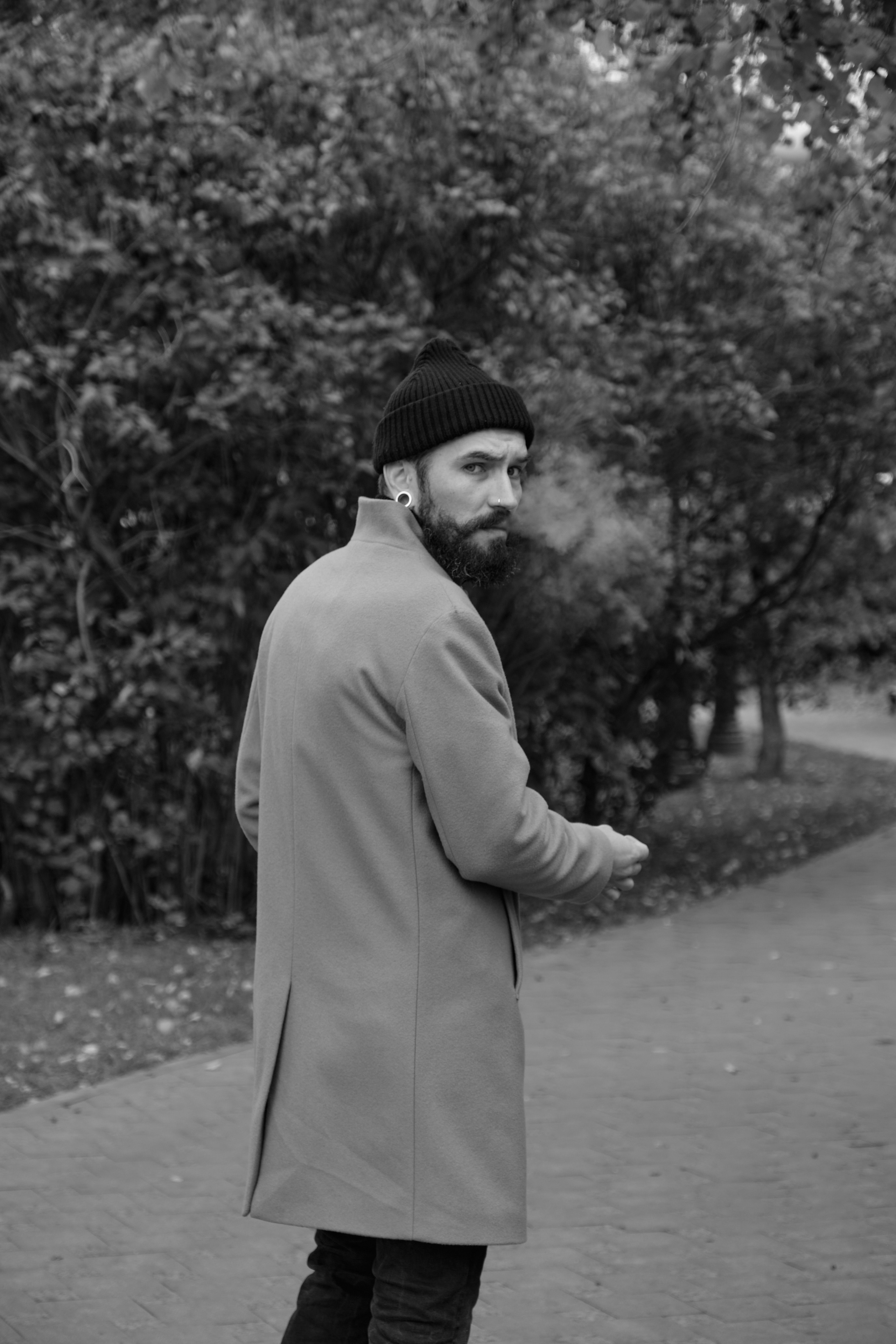 Андрей. Мужской портрет на улице. Свадебный и портретный фотограф в Екатеринбурге Александр Блюденов