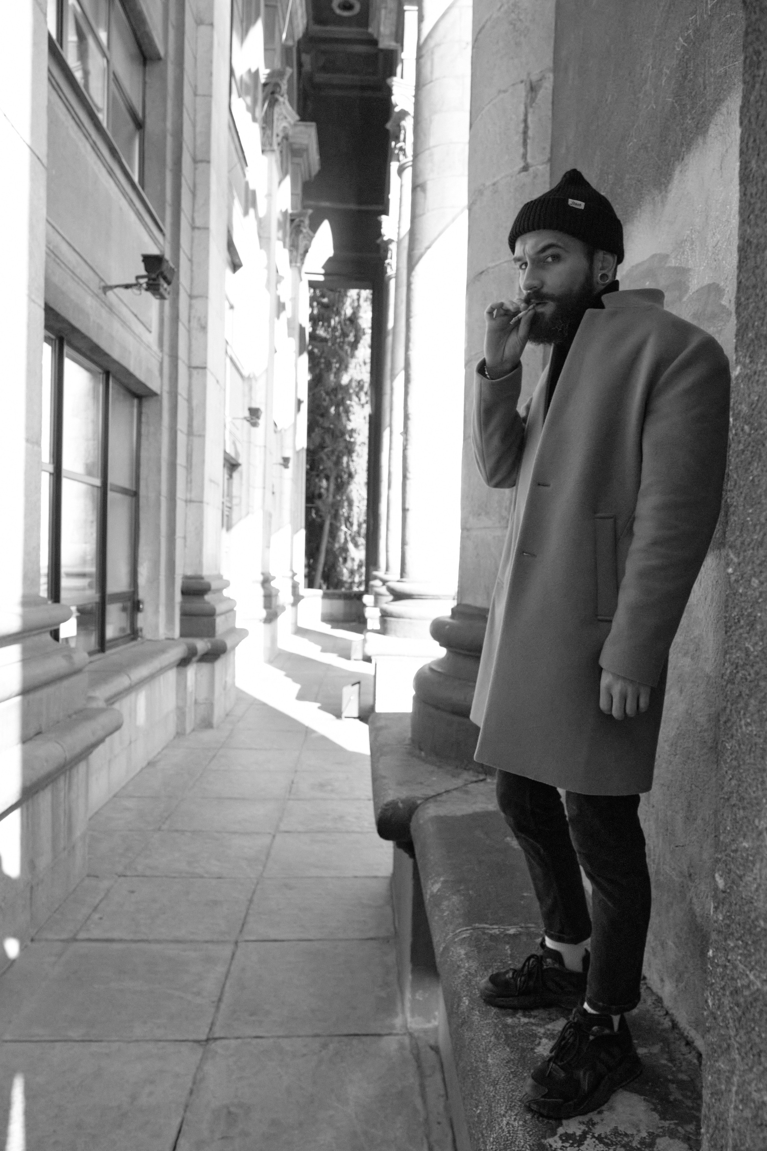 Андрей. Мужской портрет на улице. Свадебный и портретный фотограф в Екатеринбурге Александр Блюденов