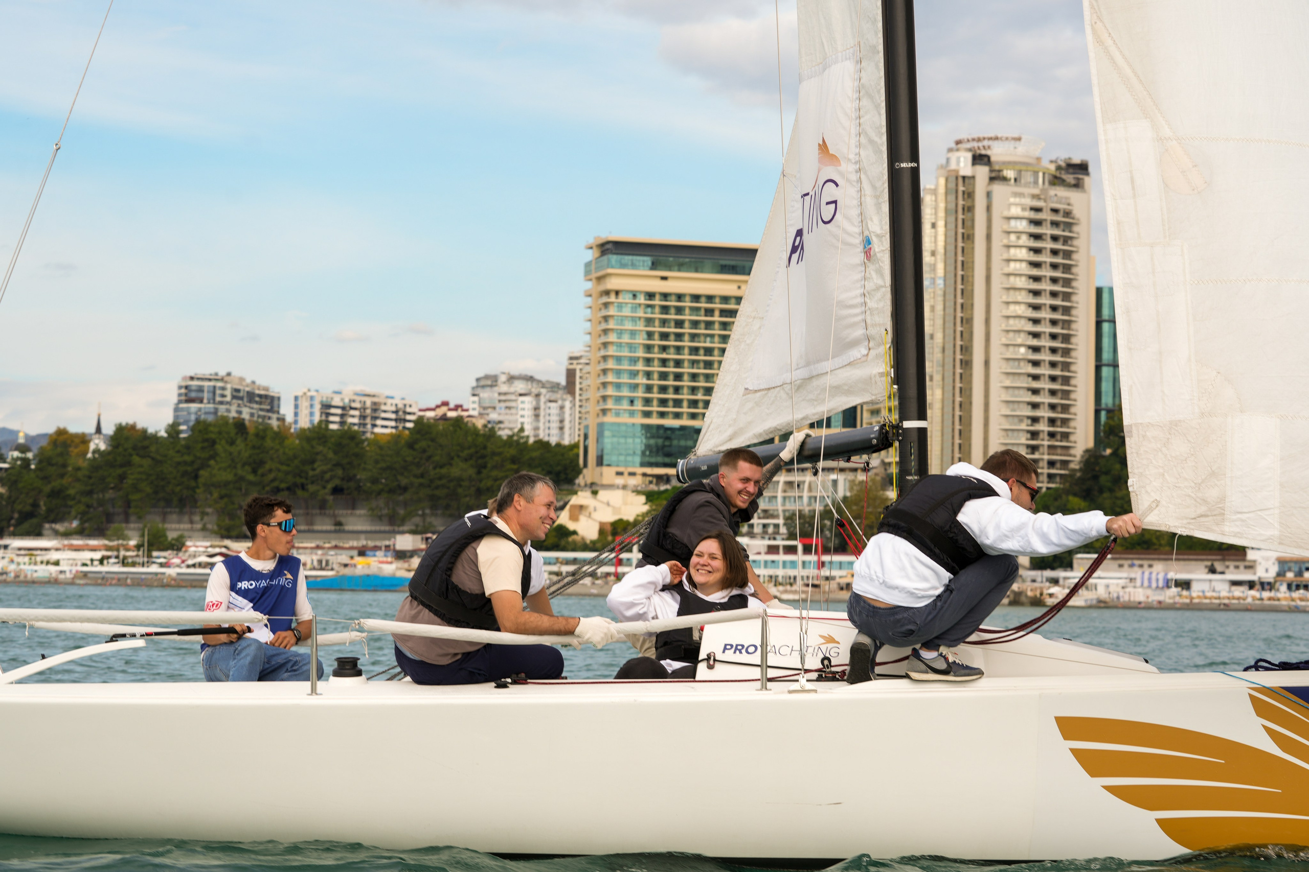 Яхтенная регата для компании Агрегатка. Репортажный фотограф в Красной Поляне и Сочи Павлюченко Екатерина