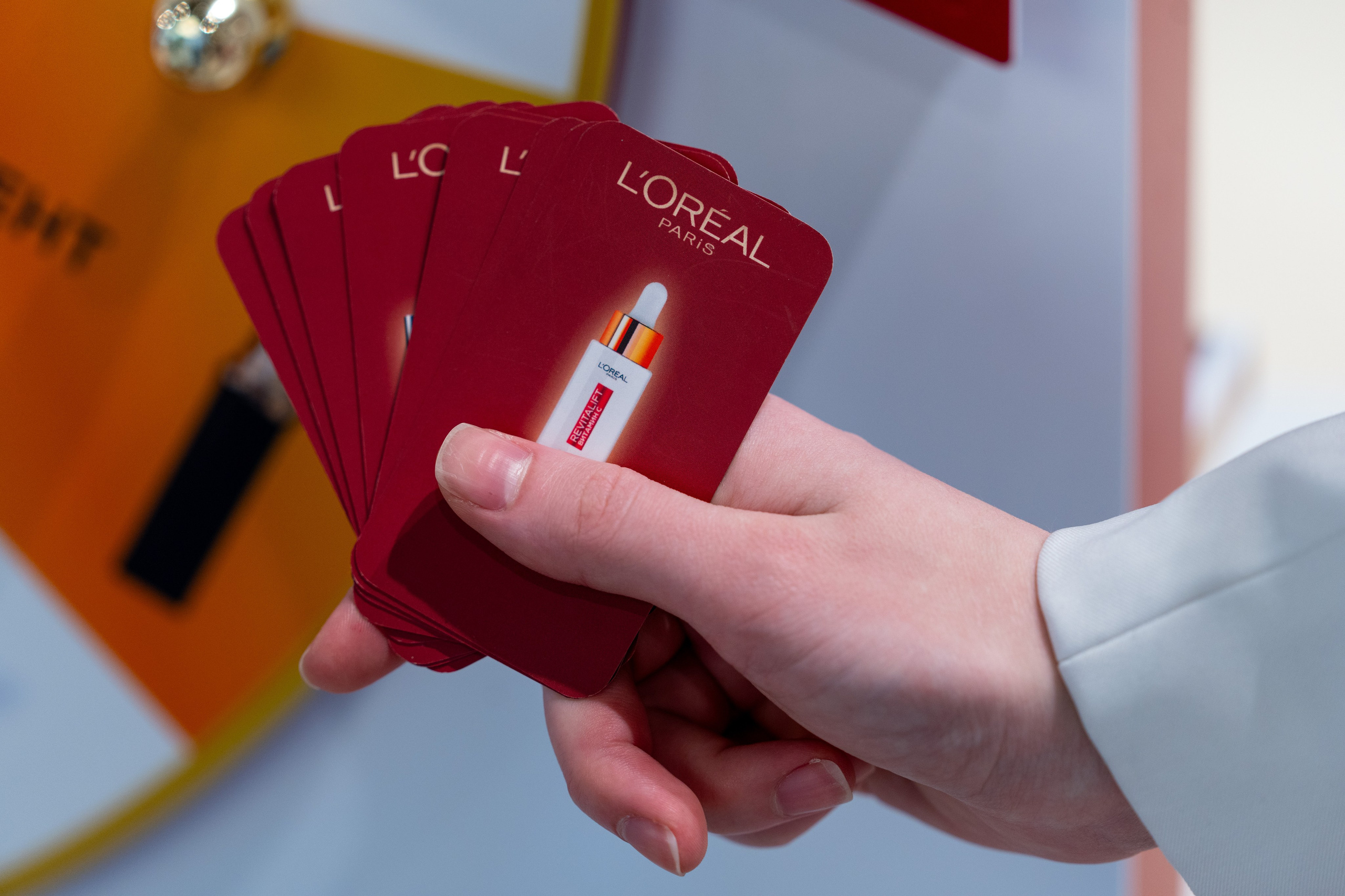 Отчет партнерской интеграции Loreal в магазинах Рив Гош. Репортажный фотограф в Красной Поляне и Сочи Павлюченко Екатерина