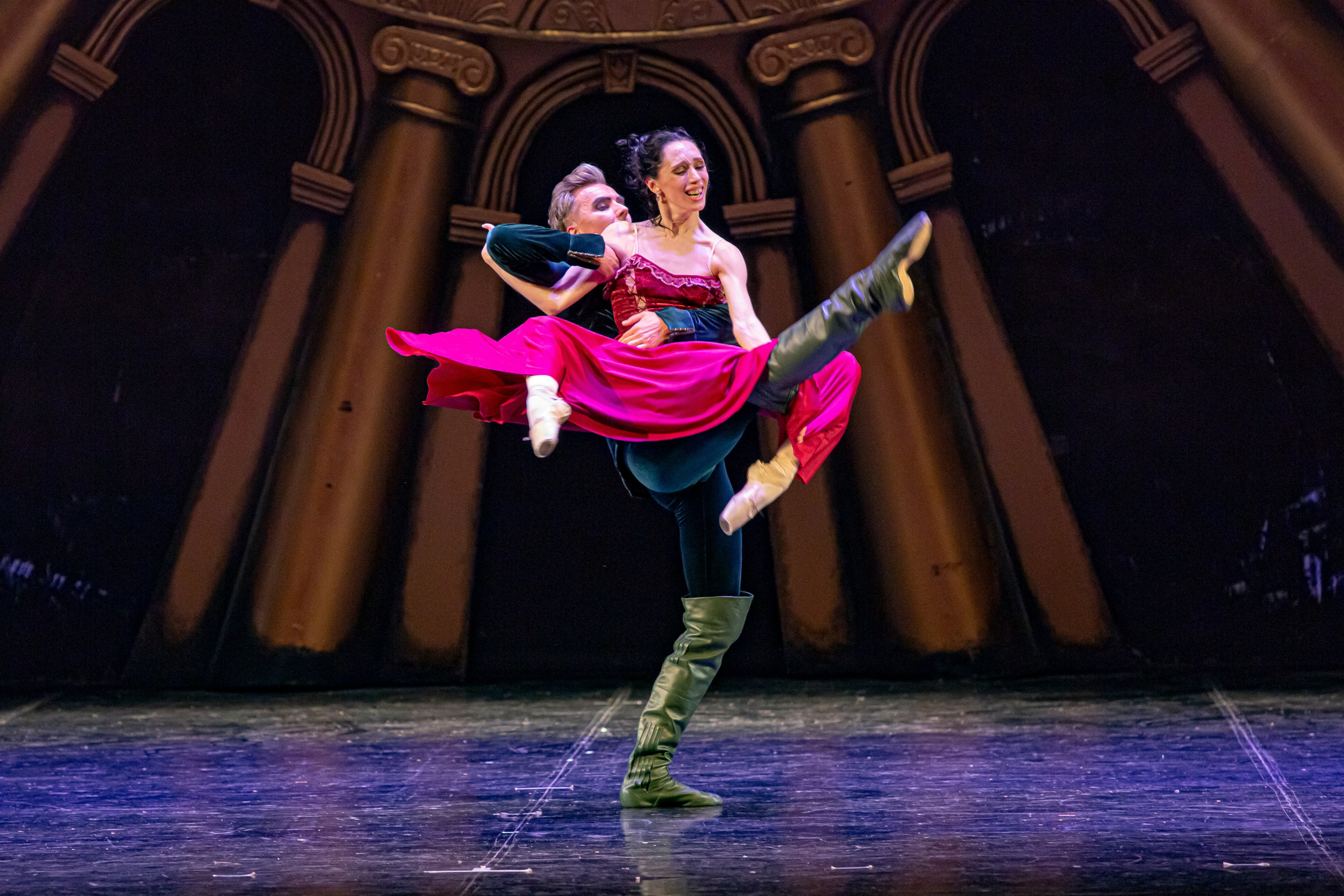 Русский Гамлет спектакль премьера Марийского театра оперы и балета в Зимнем театре г. Сочи. Фотограф в Сочи Юрий Шептаев