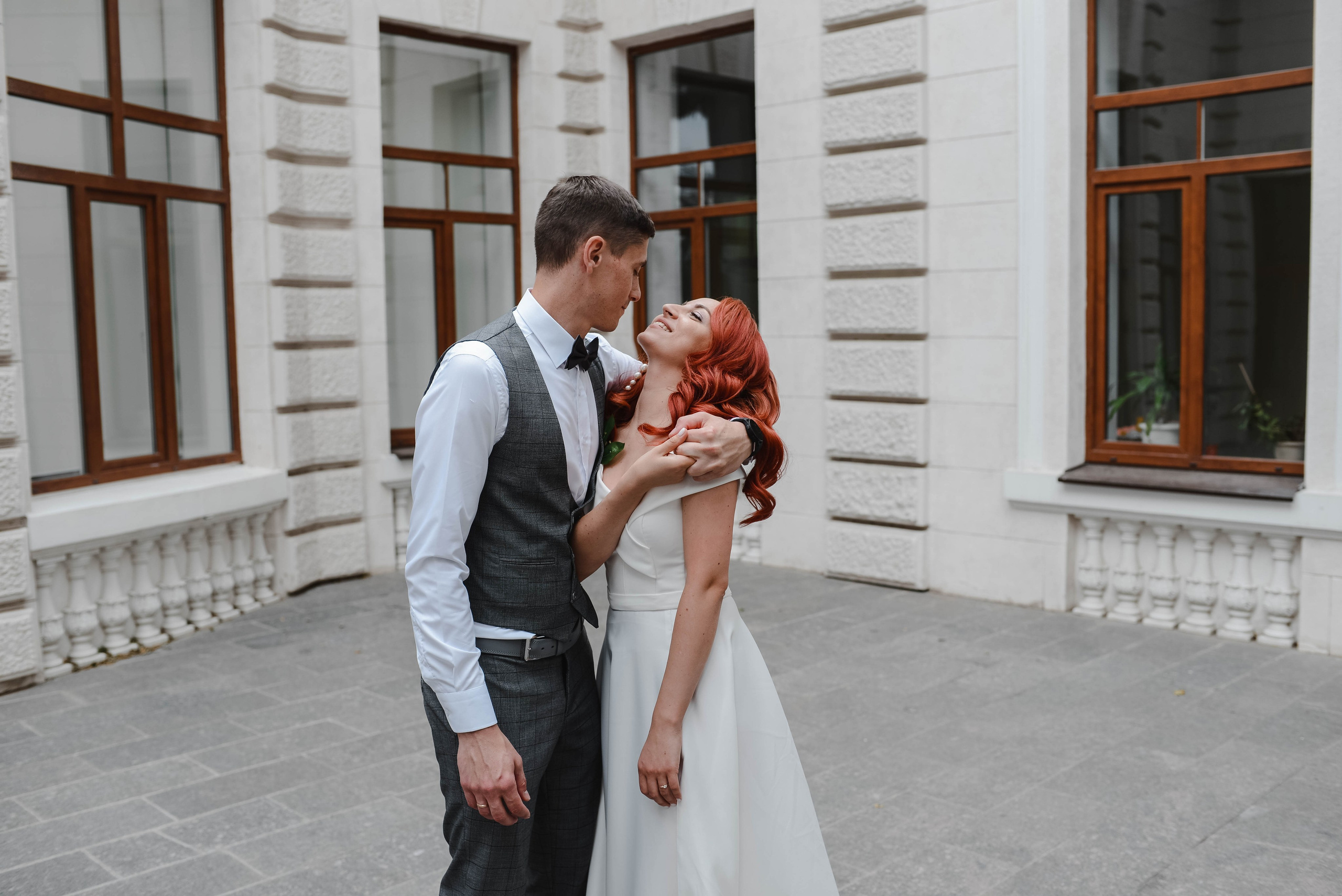 Свадебная прогулка по городу. Фотограф Ярута Оксана / Ростов-на-Дону