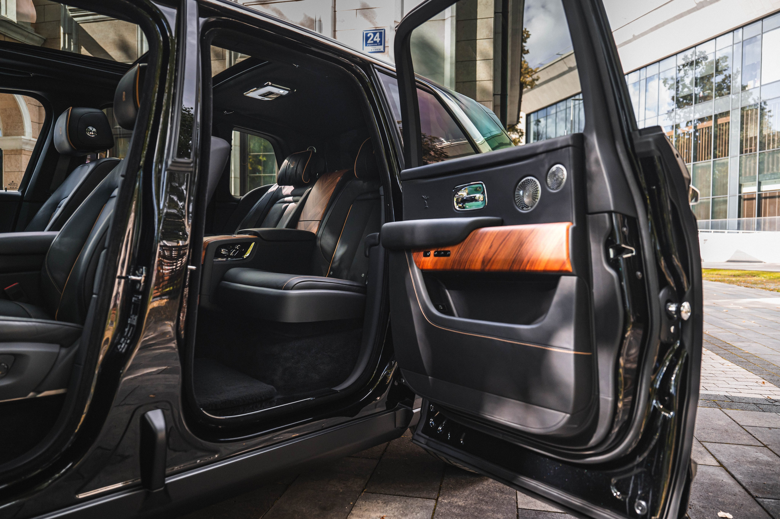 Rolls-Royce Cullinan. Автомобильный фотограф в Москве — Сидоров Дмитрий