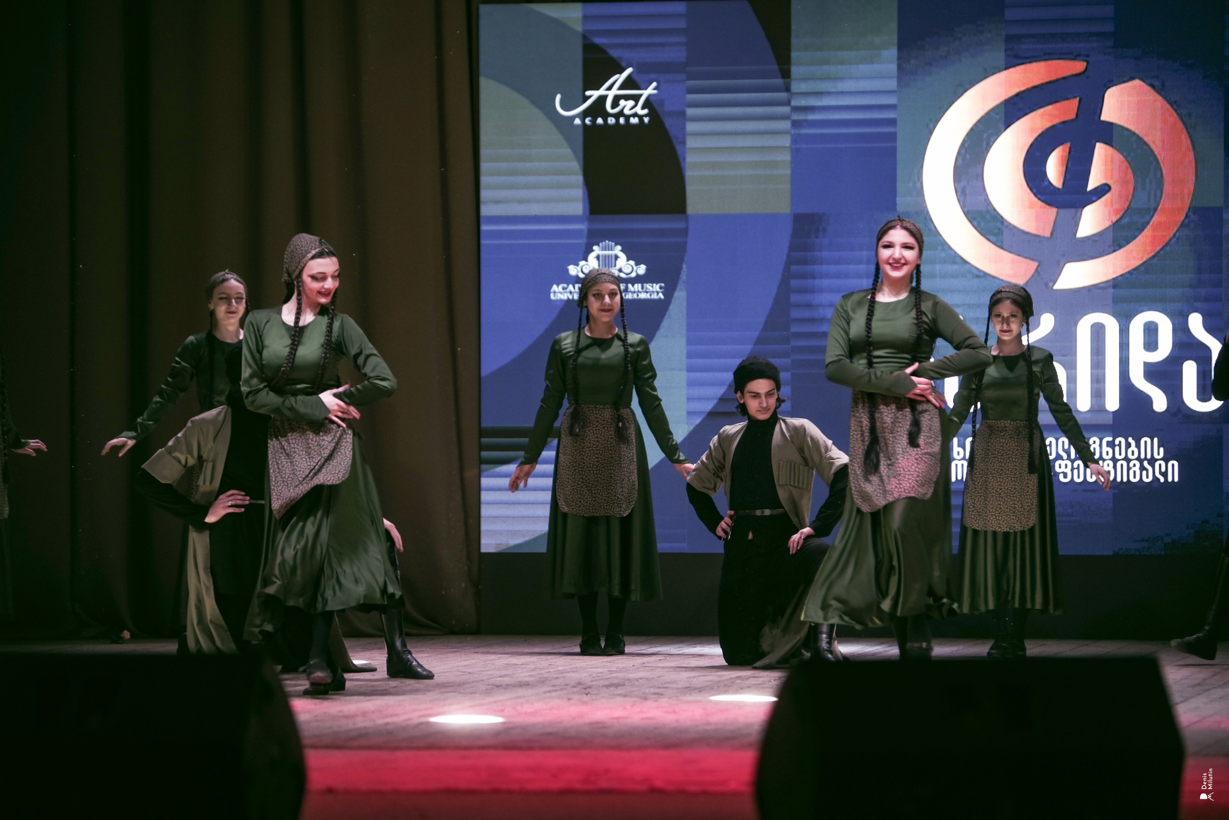 Танцы в Хоби. Портретный фотограф Денис Милютин