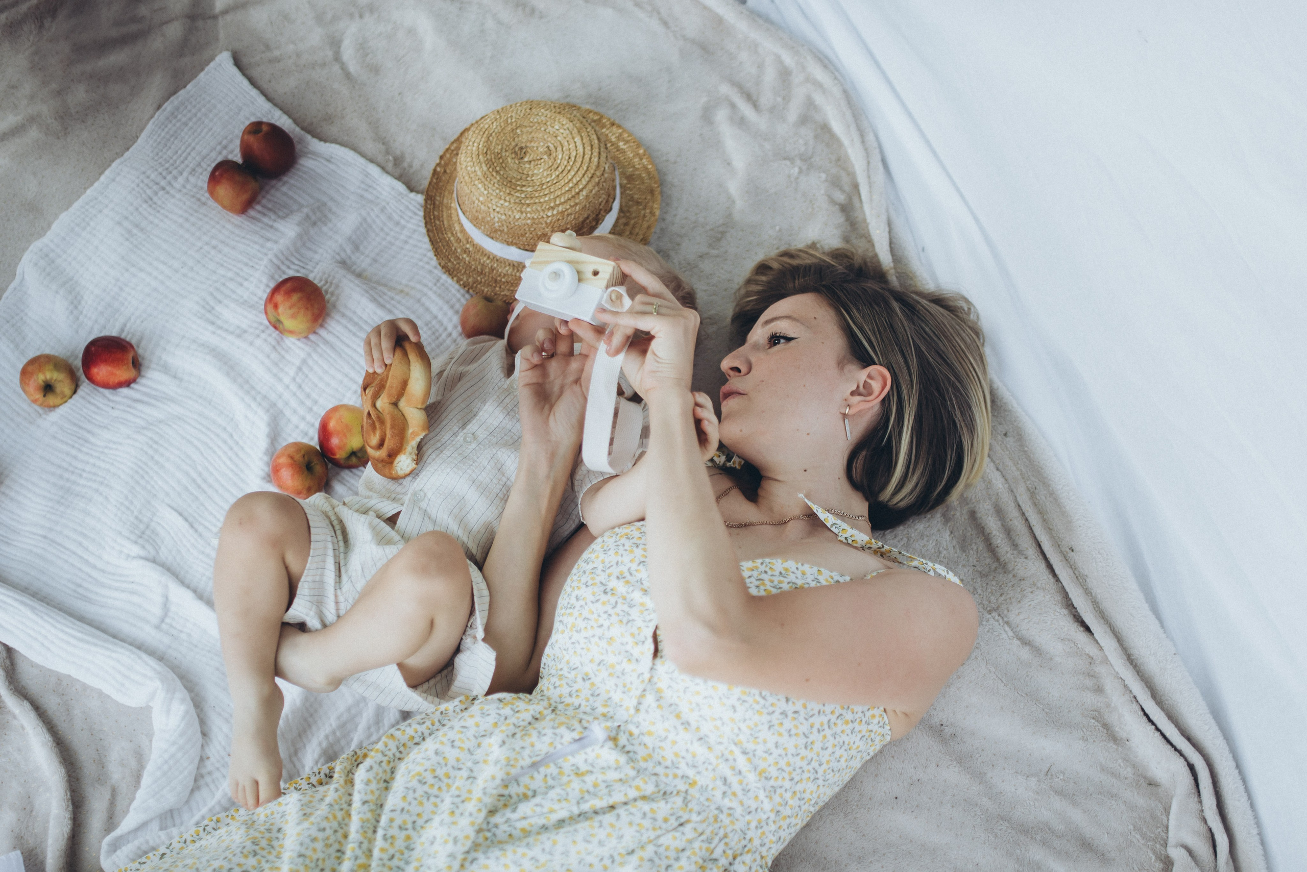 Домашняя семейная фотосессия пикник в Сочи. Фотограф в Сочи — Маргарита Поганова