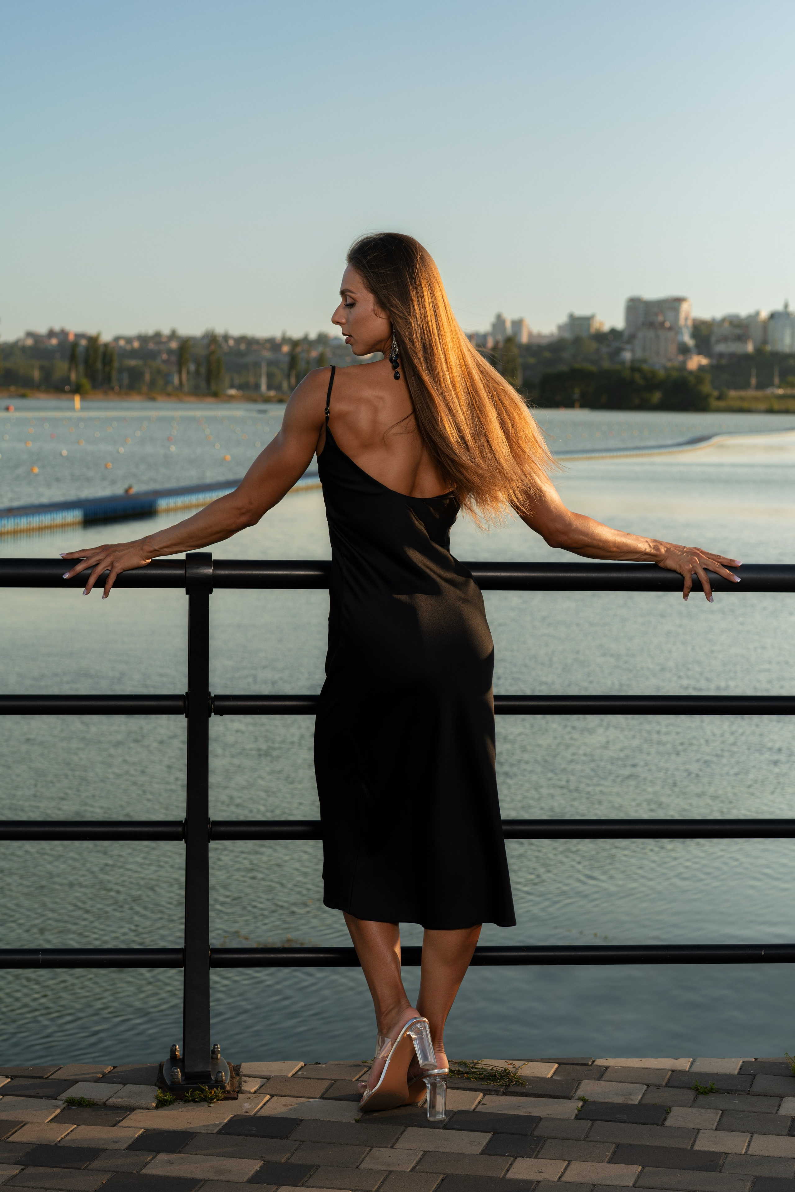 Съемка с Марией на улице в вечернее время для «себя» и контента. Дмитрий Шульгин, портретный фотограф в Воронеже