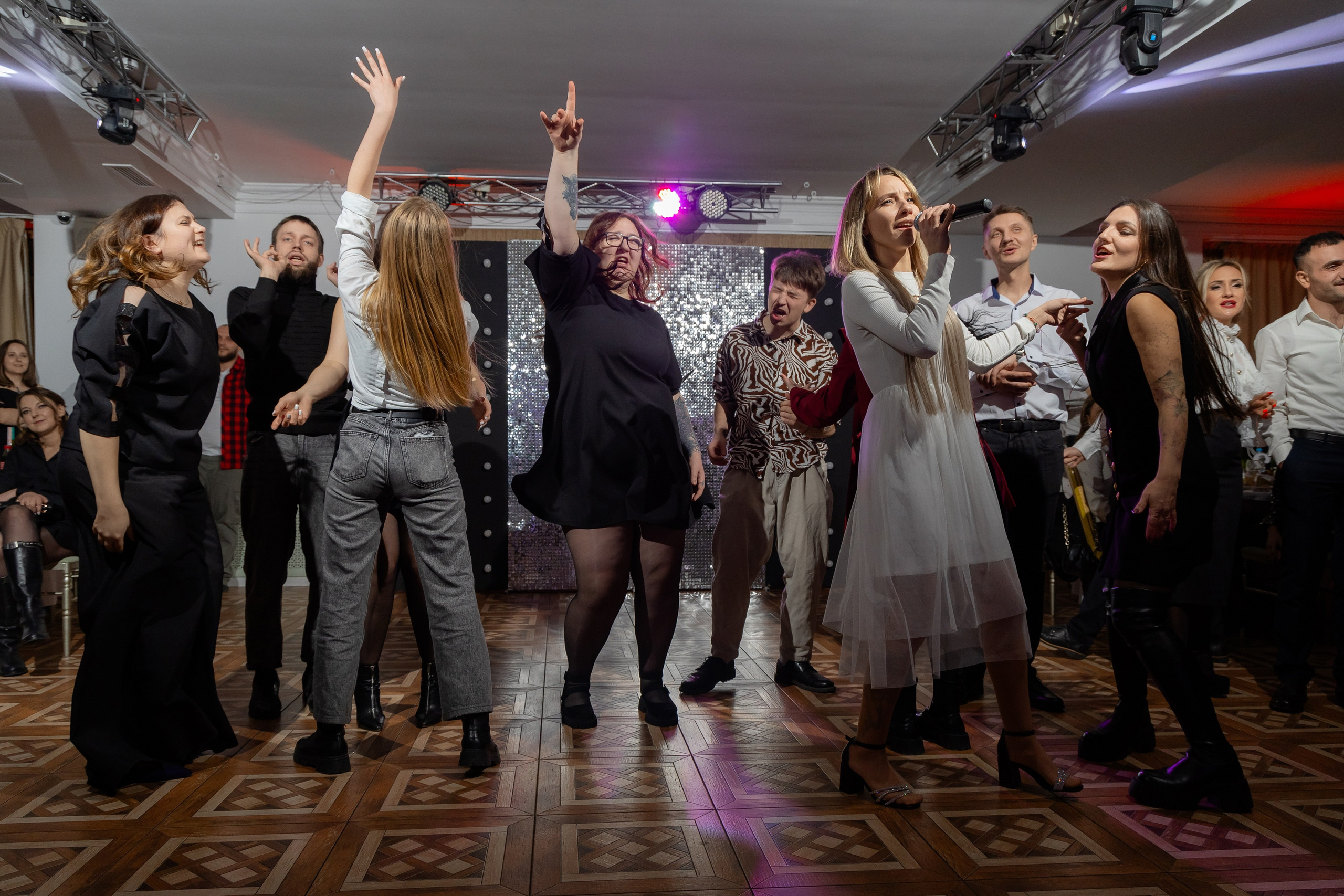 Корпоративная фотосъемка для кафе GARAGE | Новый год 2025 | Минск. Свадебный фотограф в Минске/Беларуси Сергей Спиридонов