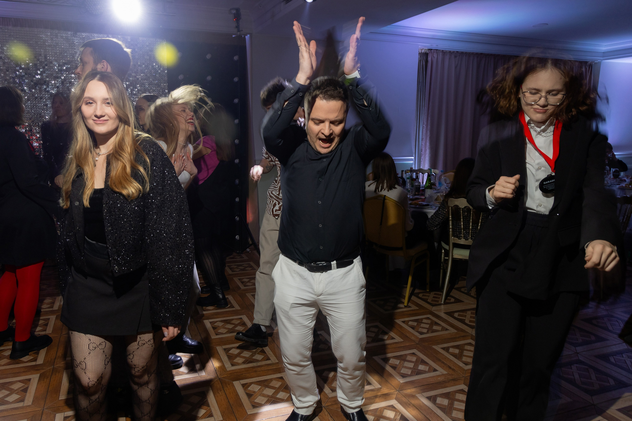 Корпоративная фотосъемка для кафе GARAGE | Новый год 2025 | Минск. Свадебный фотограф в Минске/Беларуси Сергей Спиридонов