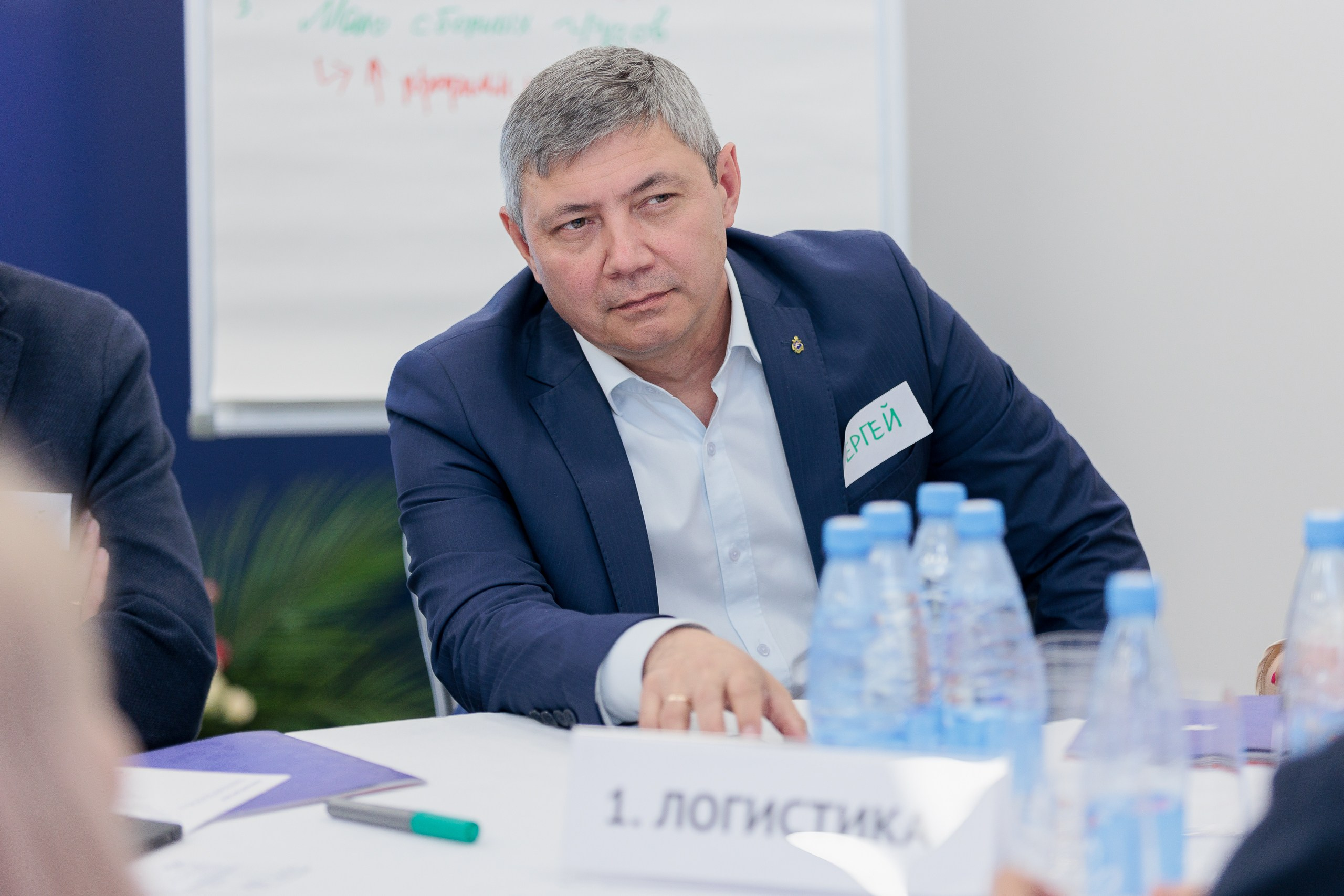 Фотограф для съемки награждения на корпоративной премии. Контент для бизнеса в Екатеринбурге Полдень Медиа