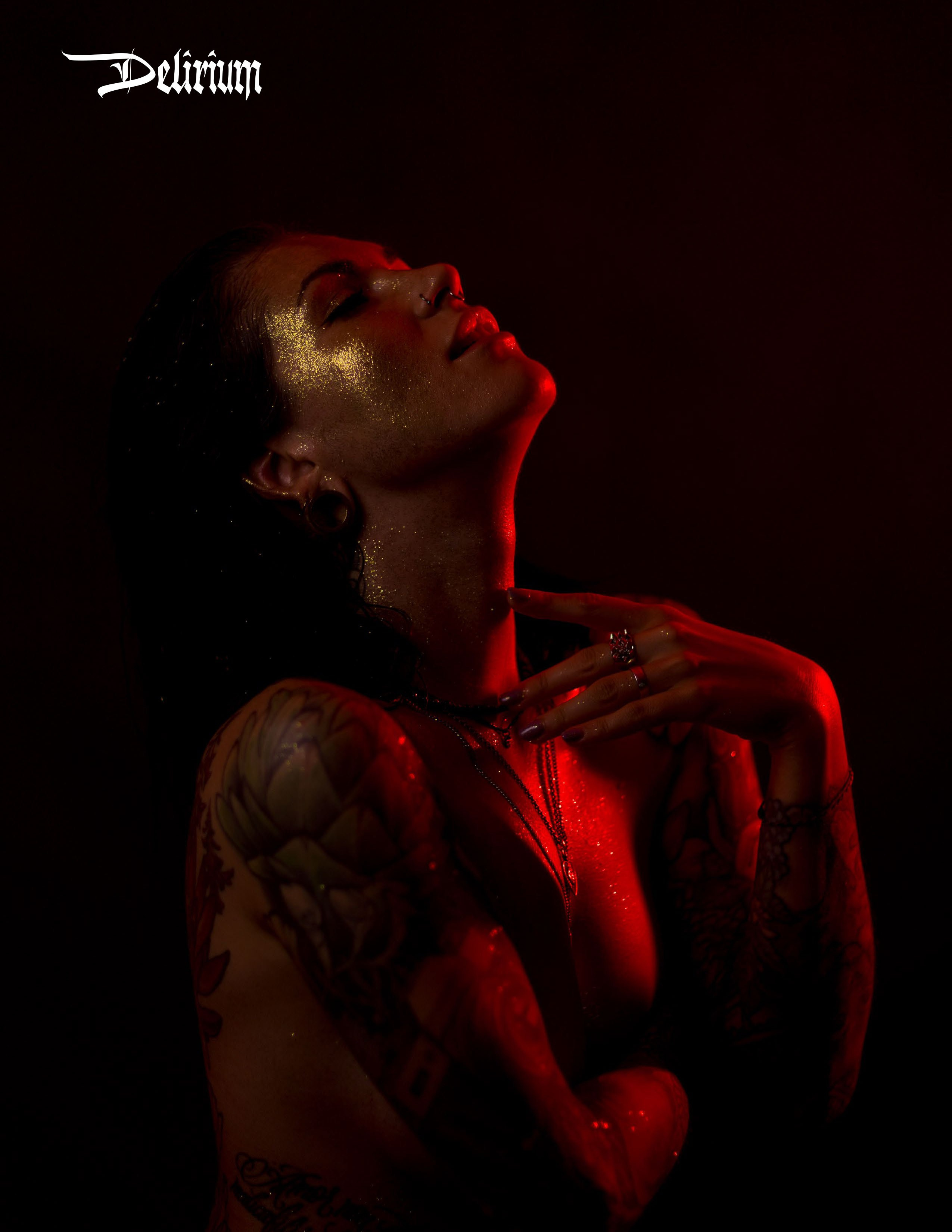 Публикация в журнале Delirium. Photomantis