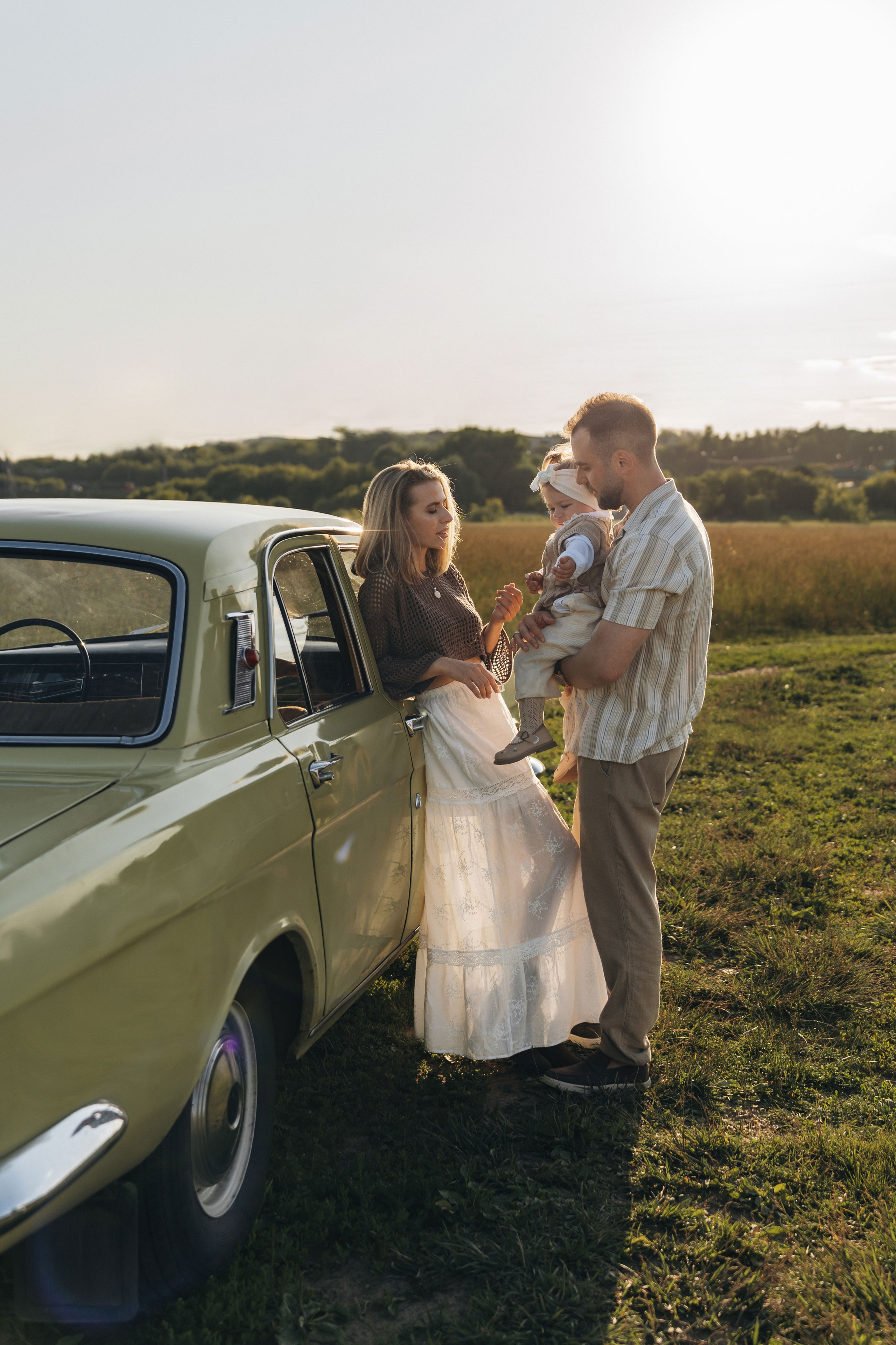 На машине загород. Ваш фотограф Вика Артемова
