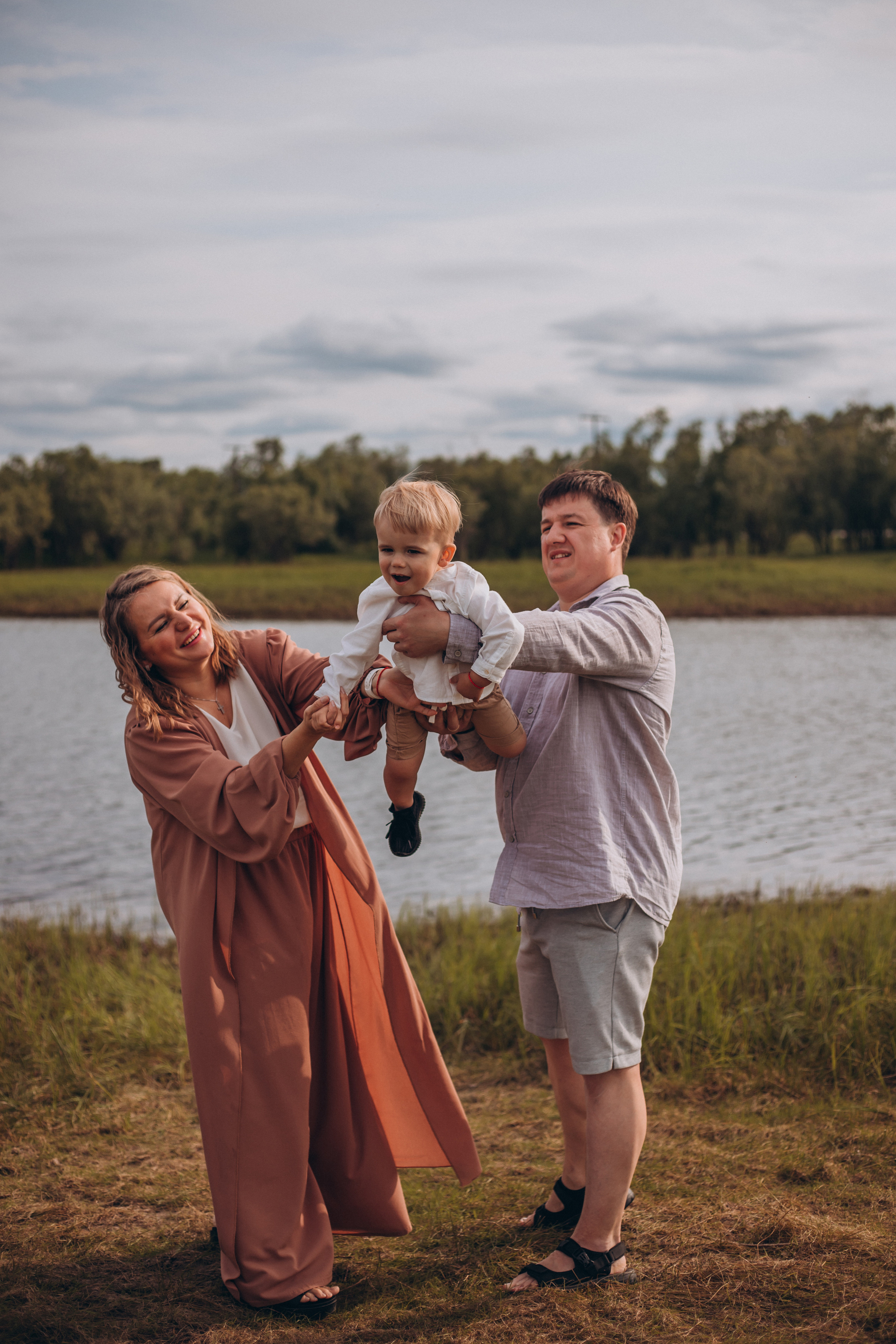Семья Левашовых. Семейный фотограф Нижневартовск Тюмень Ефимова Ирина