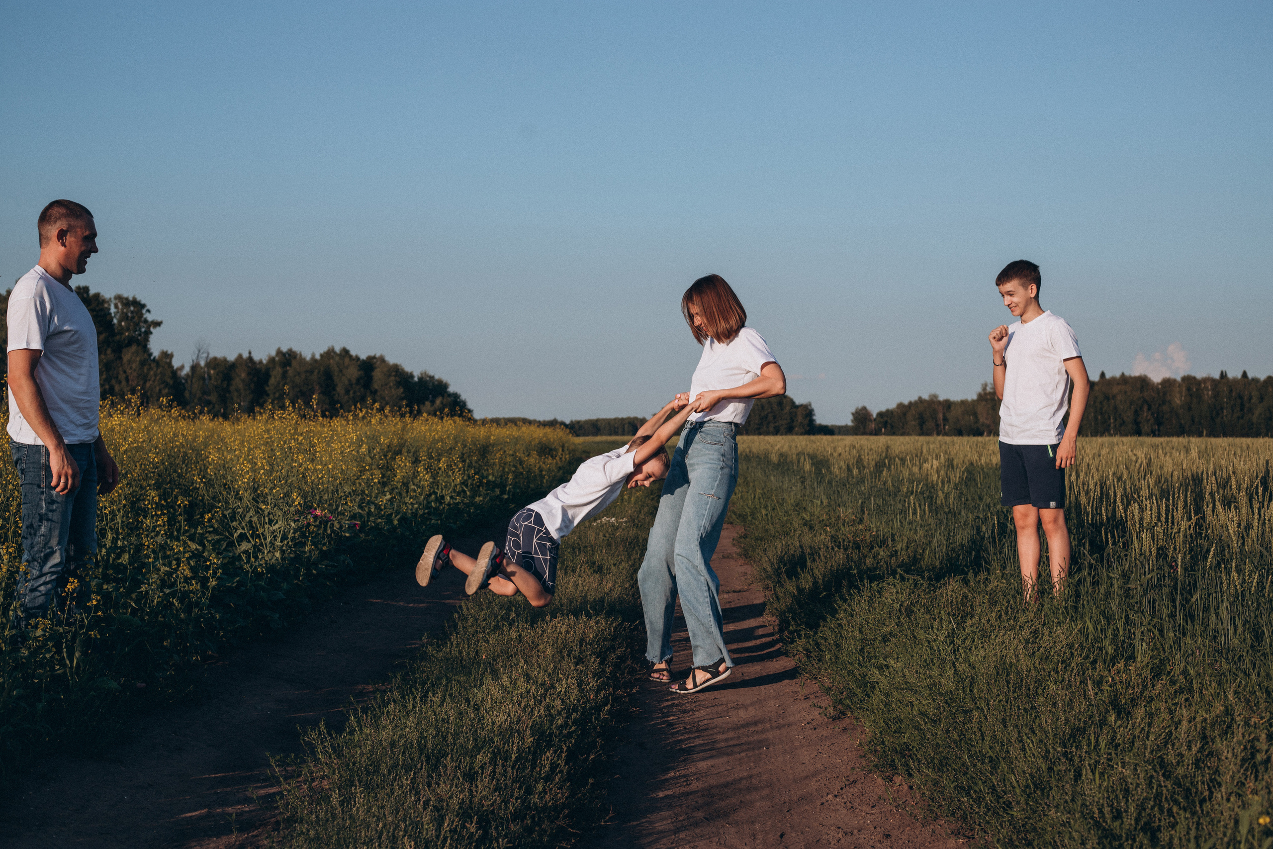 Вадим Юля Никита и Даниил. Семейный фотограф Нижневартовск Тюмень Ефимова Ирина