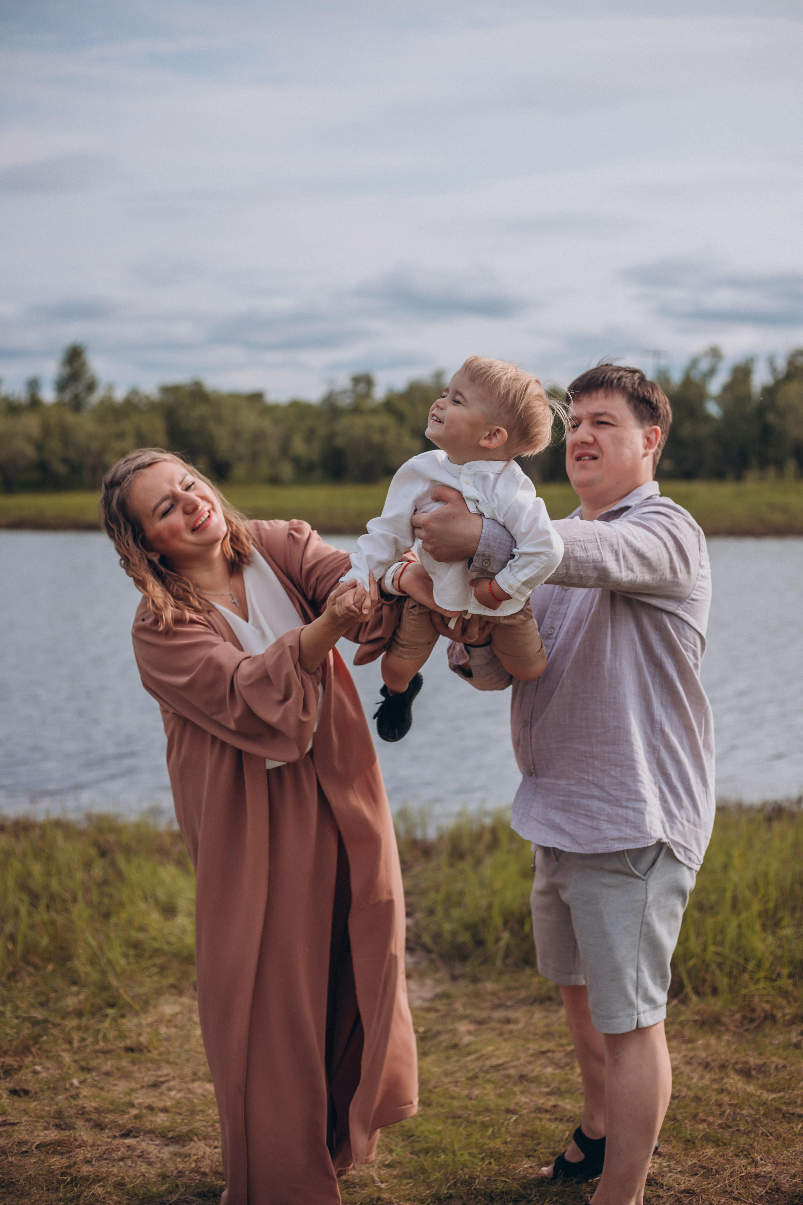 Семья Левашовых. Семейный фотограф Нижневартовск Тюмень Ефимова Ирина