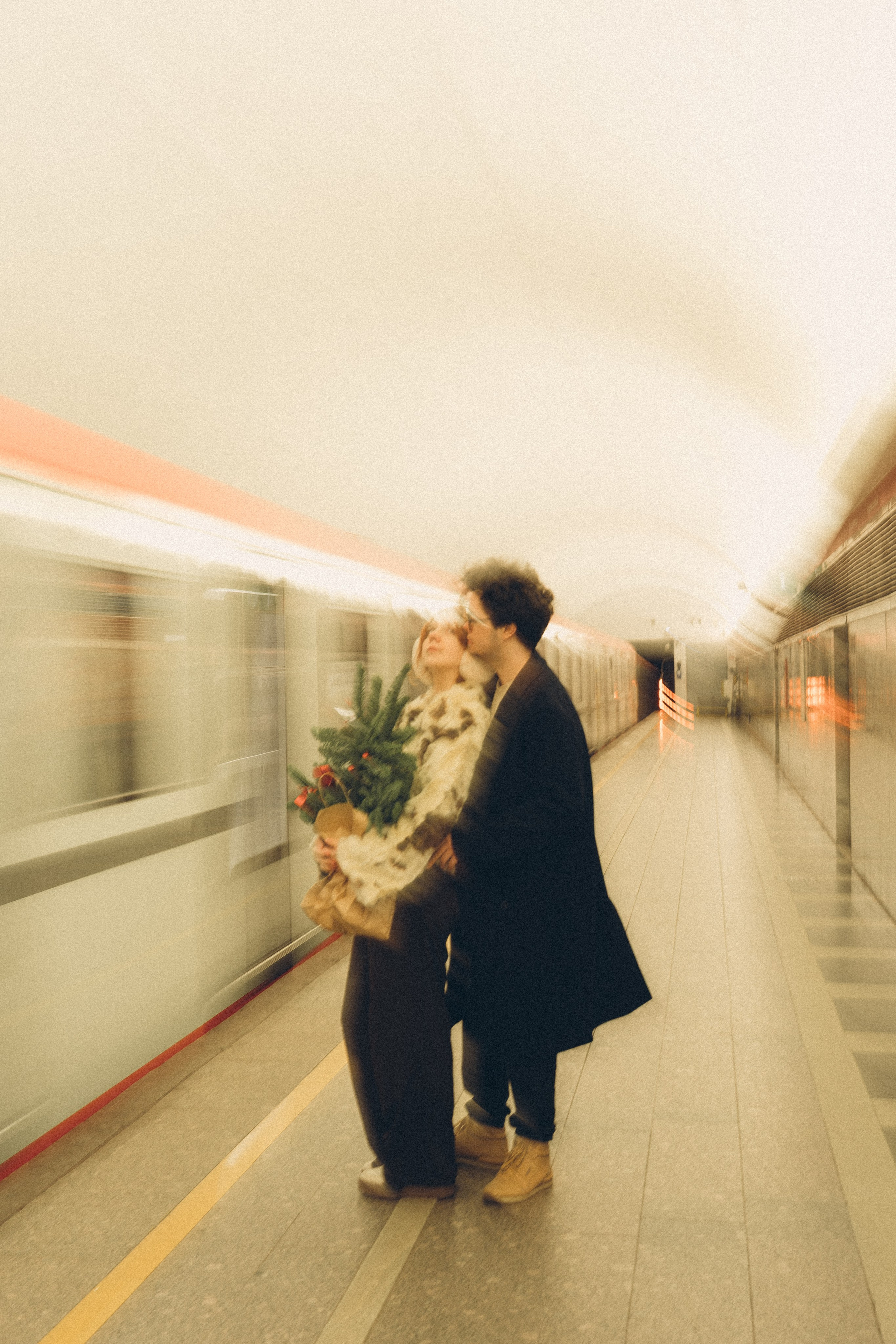 НОВОГОДНЯЯ ФОТОСЕСИИЯ ПАРЫ В МЕТРО ЛЮБОВЬ. Профессиональный фотограф, Санкт-Петербург — Виктория Богомолова