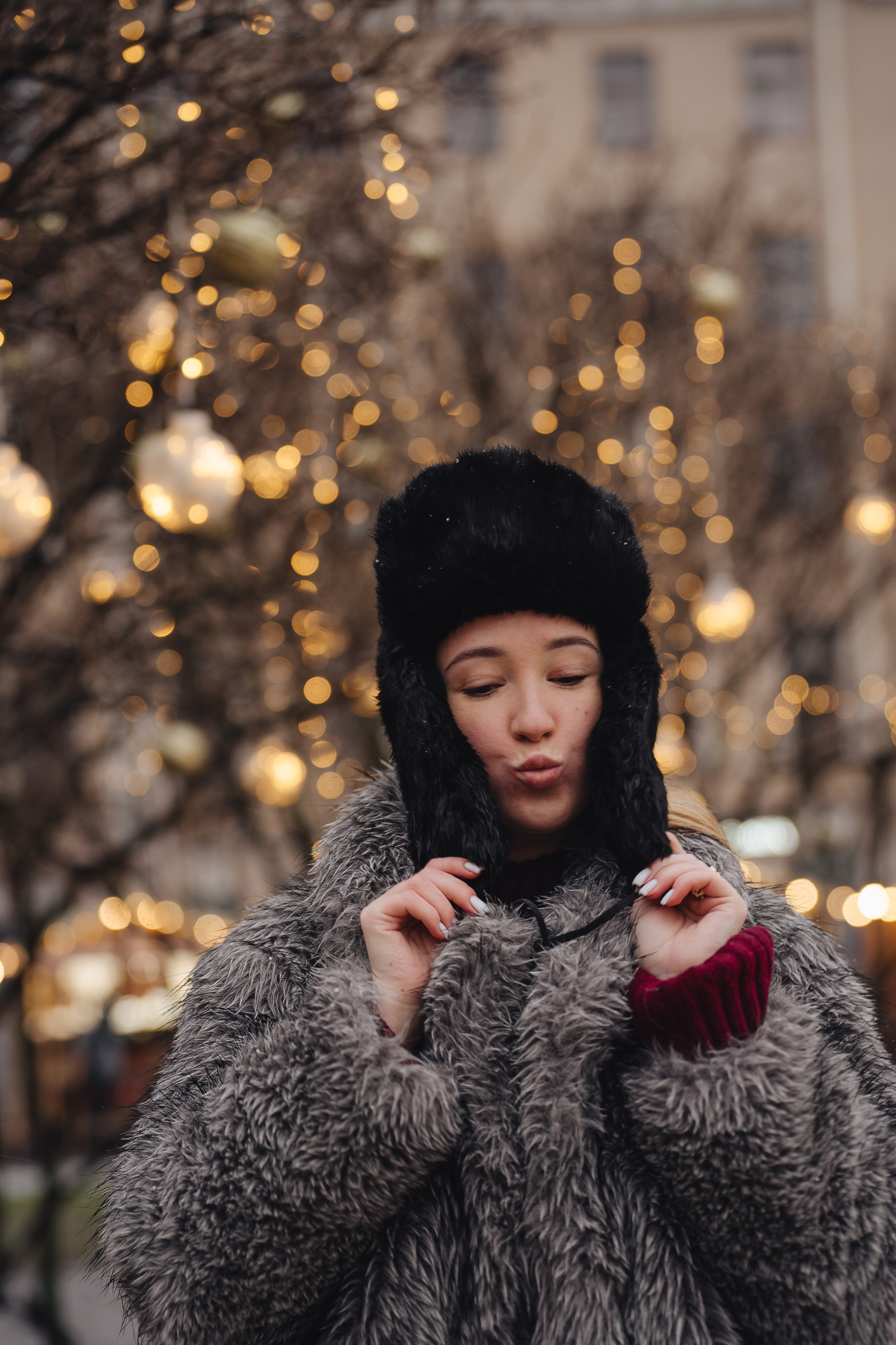 ПРОГУЛКА НА МАНЕЖНОЙ ПЛОЩАДИ ДЛЯ ДЕВУШКИ ПЕРЕД НОВЫМ ГОДОМ (НОВОГОДНЯЯ ФОТОСЕССИИЯ НА МАНЕЖНОЙ ПЛОЩАДИ). Профессиональный фотограф, Санкт-Петербург — Виктория Богомолова