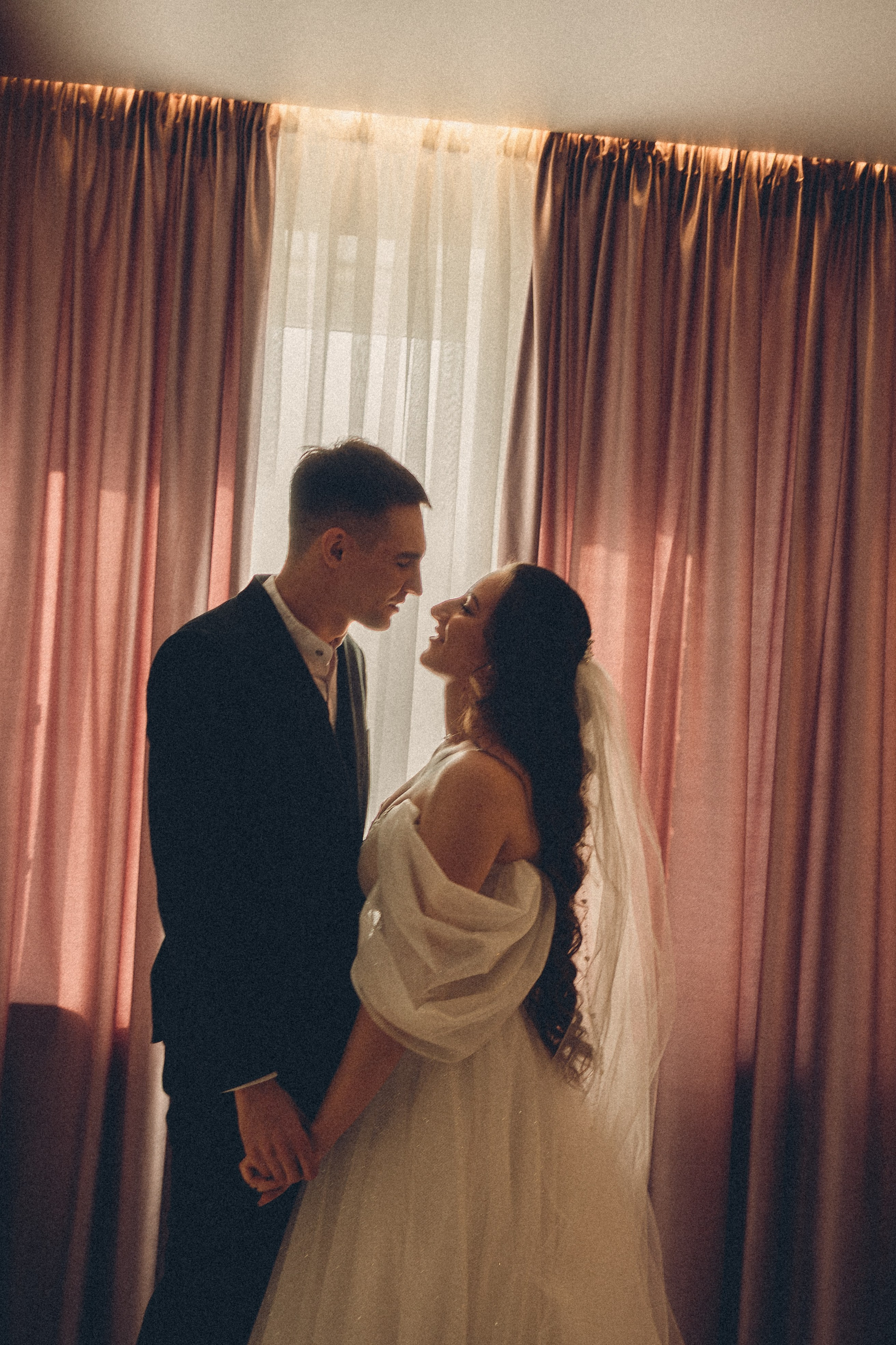 СВАДЕБНАЯ СЬЕМК В ПАРКЕ 300-ЛЕТИЯ. Профессиональный фотограф, Санкт-Петербург — Виктория Богомолова