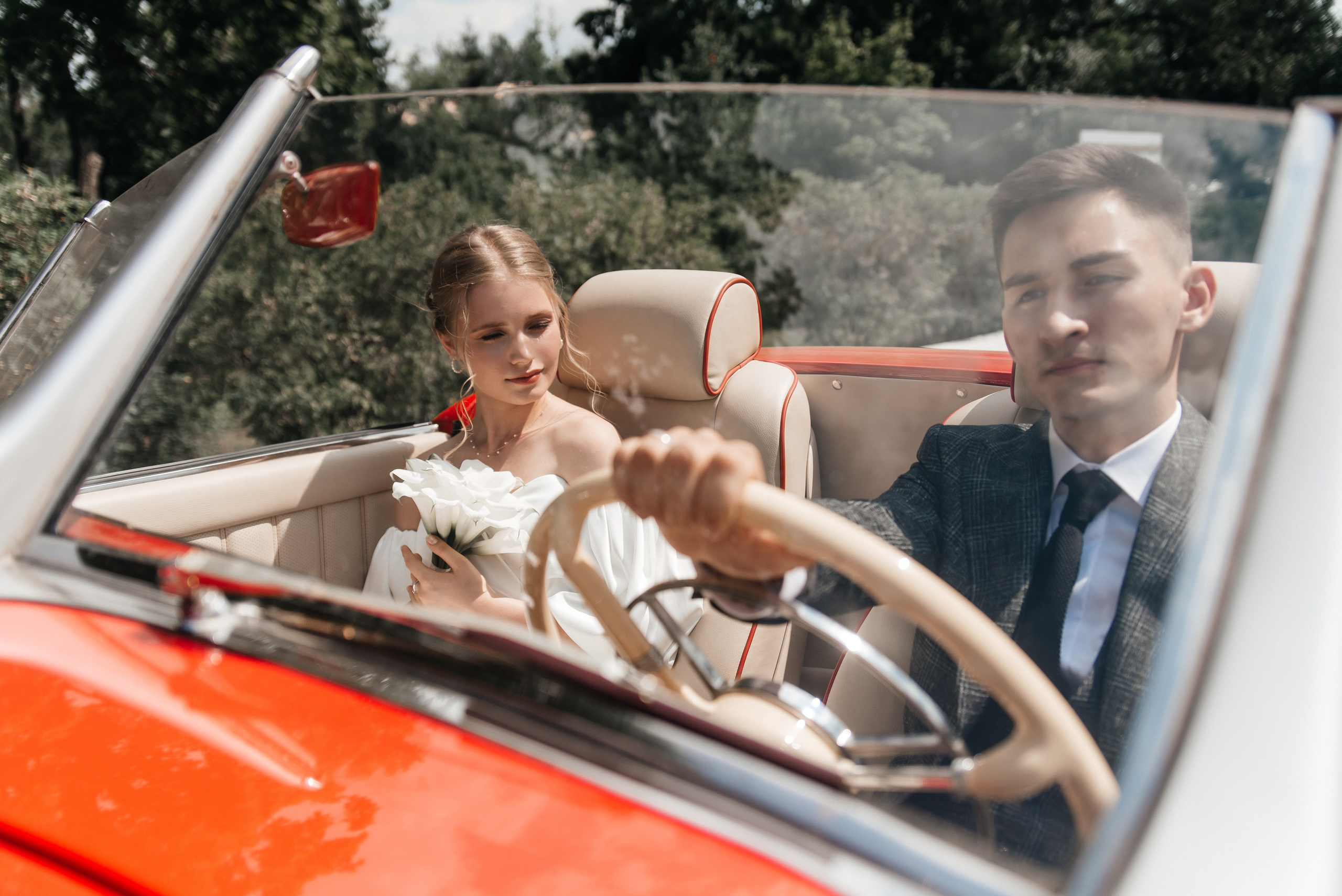 Ангелина и Евгений Загс и прогулка. Меня зовут Александр Литвинчук и я свадебный фотограф в Саратове