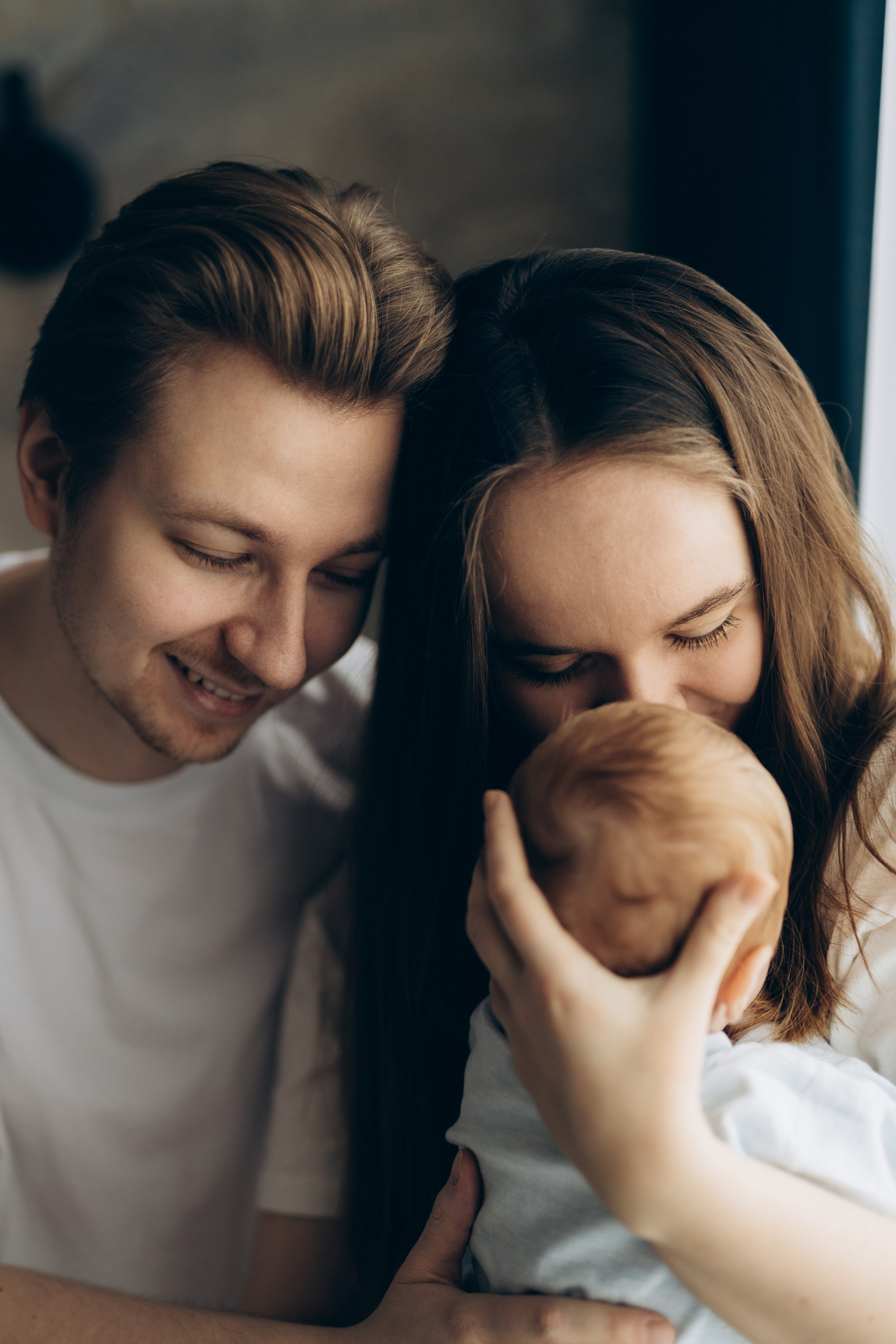 Петр с мамой и папой. Фотограф уникального направления ньюборн в Москве Екатерина Буценина