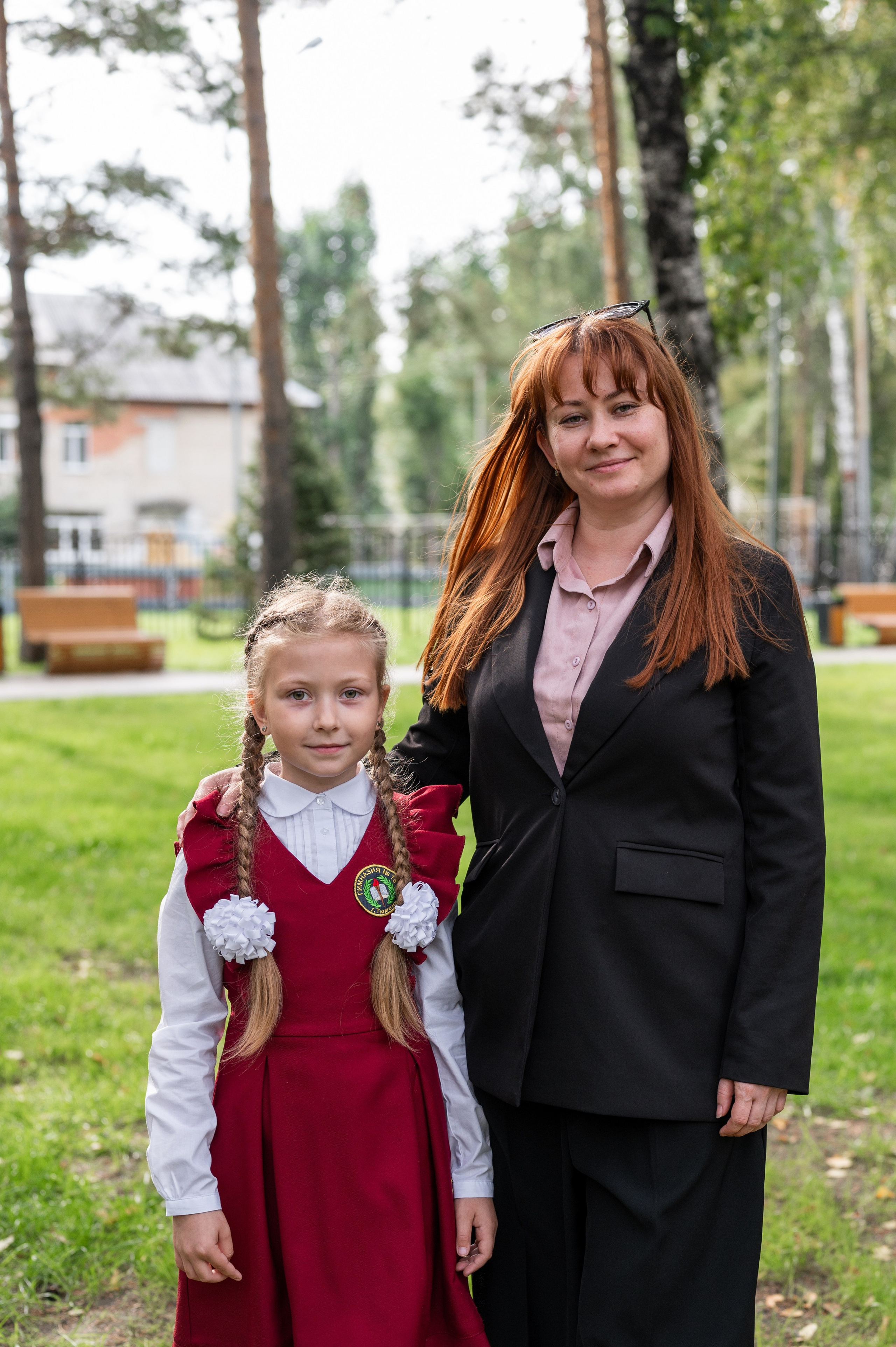 1 сентября 16 гимназия 2 класс (линейка + в классе+ на улице). Фотограф новорожденных, семейный детский в Тюмени Татьяна Морозова