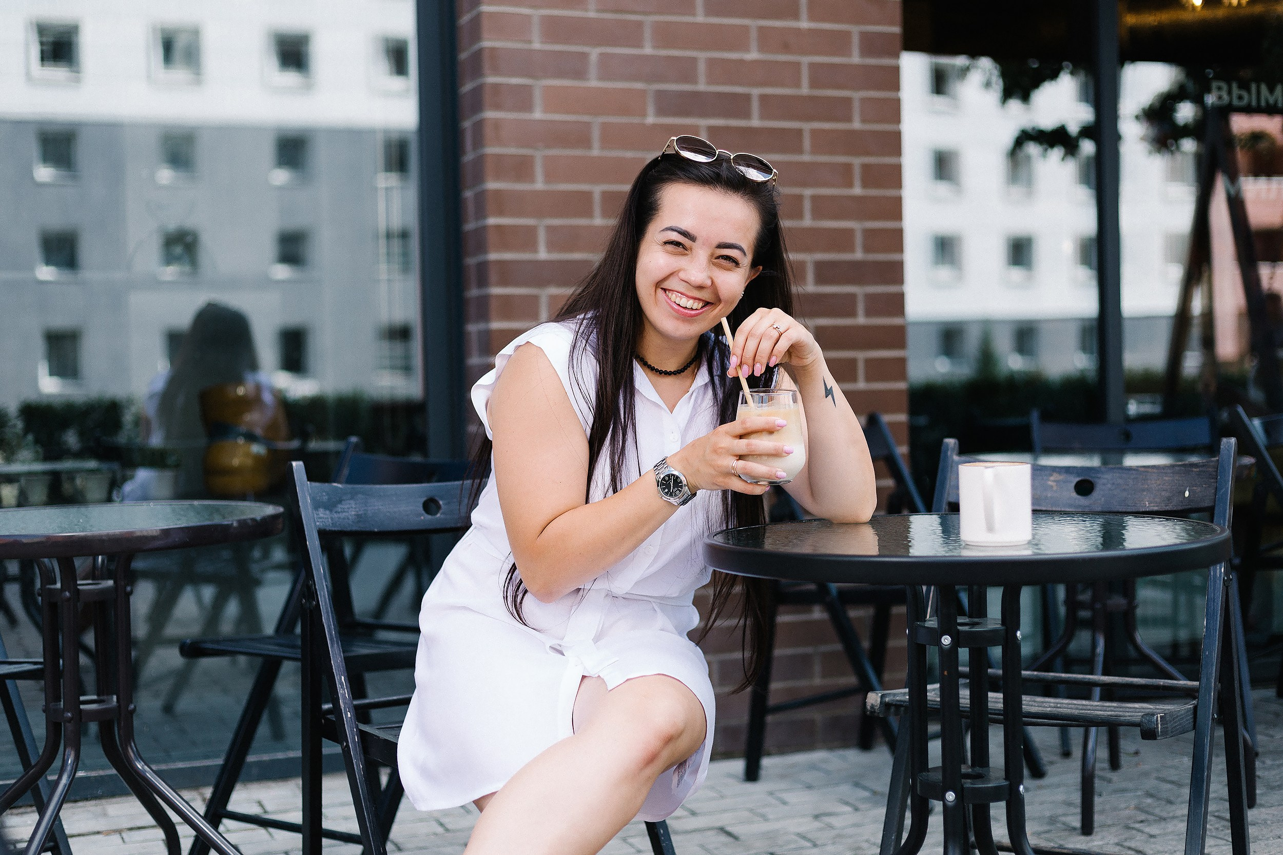 Женский портрет на улице летом. Портретный и репортажный фотограф. Мыльников Илья